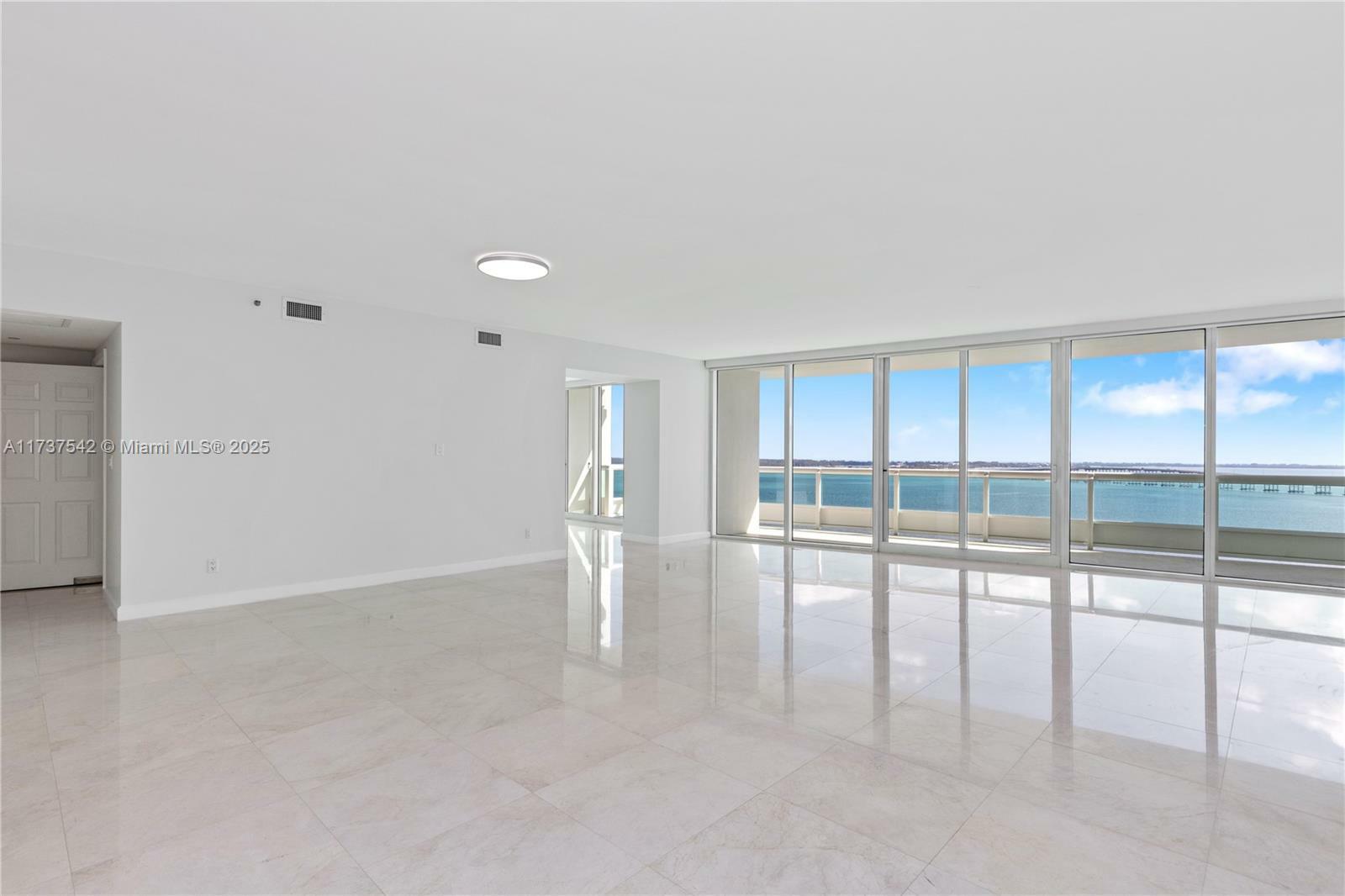 Property Photo:  1643 Brickell Ave 1604  FL 33129 