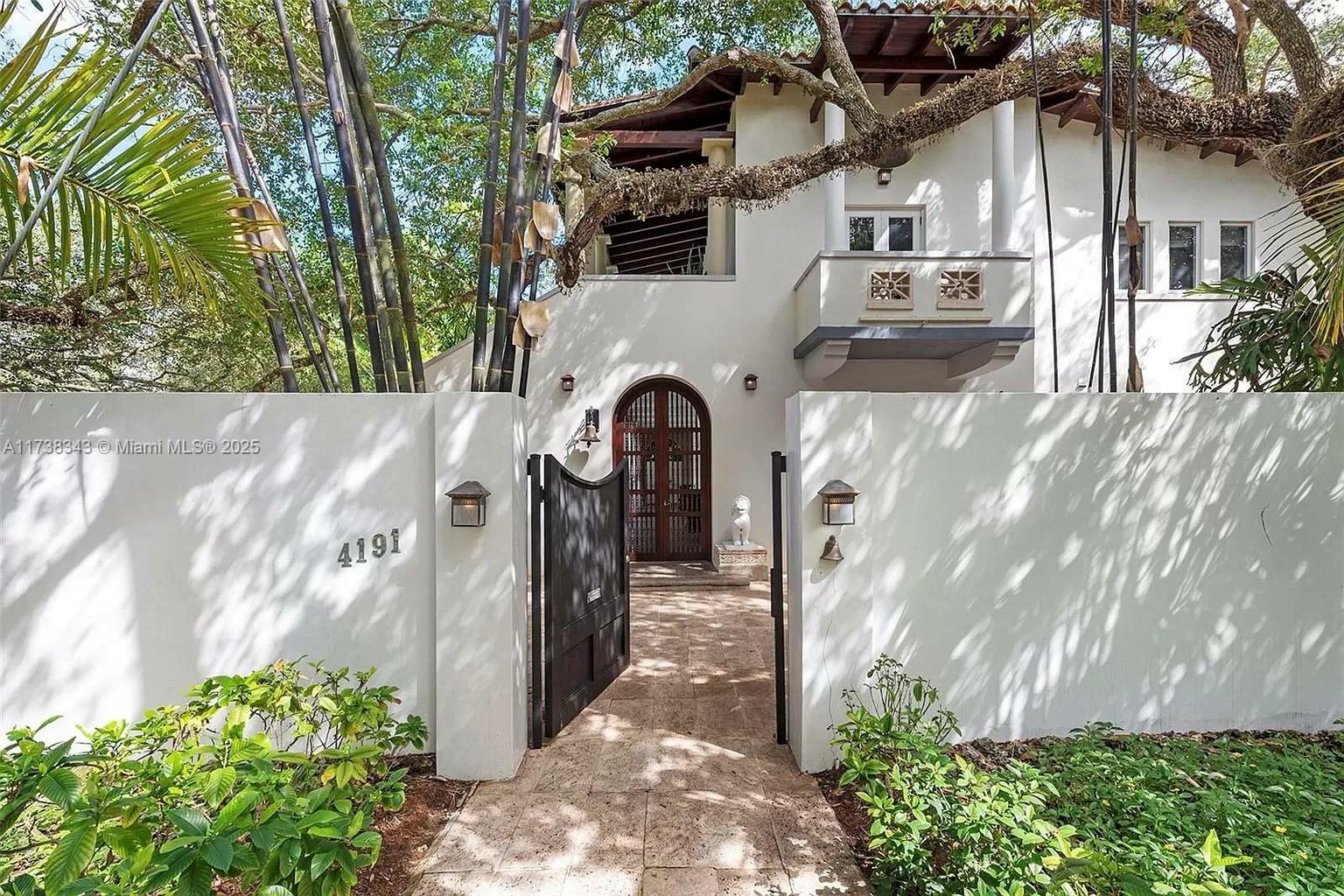 Property Photo: 4191 Lybyer Ave FL 33133