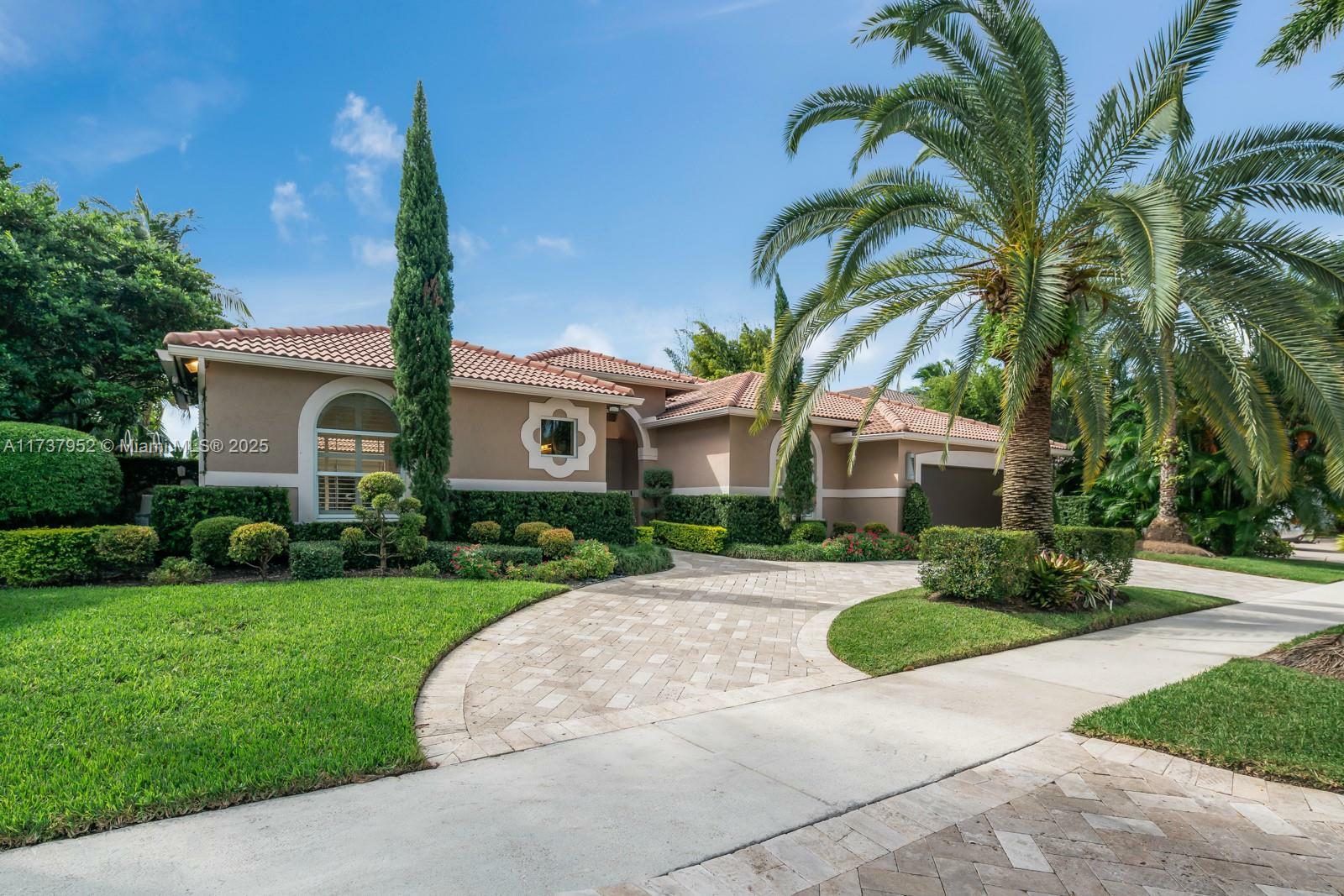 Property Photo:  2535 Golf View Dr  FL 33327 