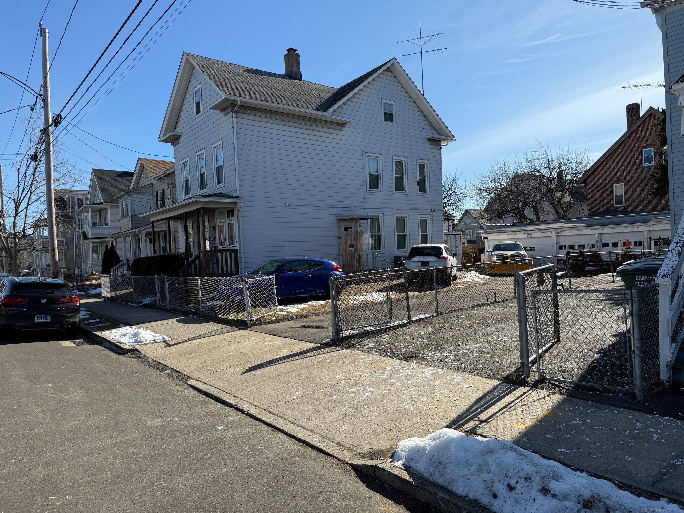 Property Photo:  580 Shelton Street  CT 06608 