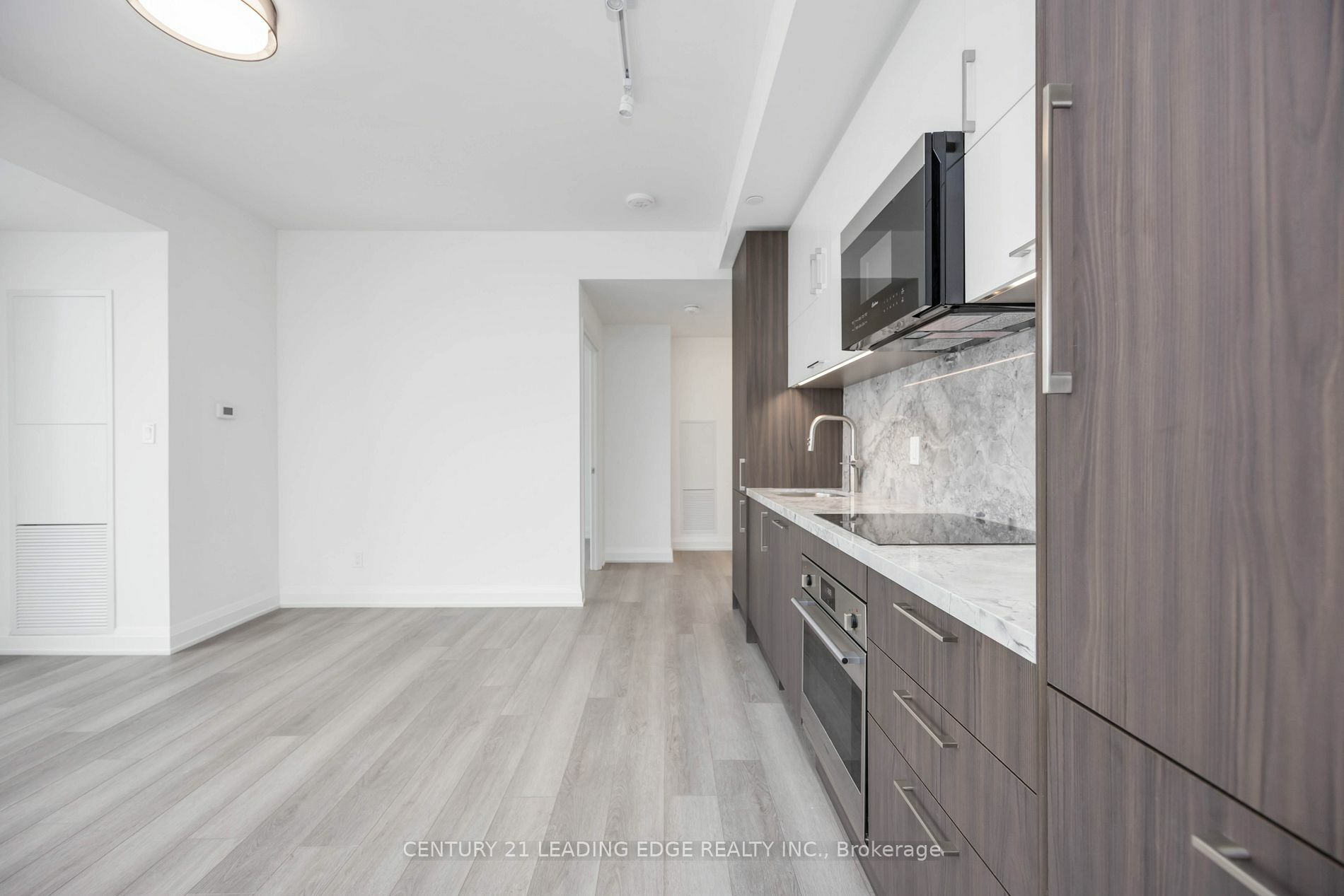 Photo de la propriété:  38 Andre De Grasse St 708D  ON L6G 0G4 