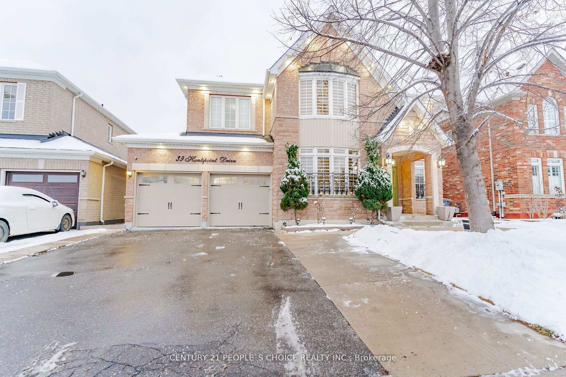 39 Huntspoint Drive  Brampton ON L6P 2E9 photo