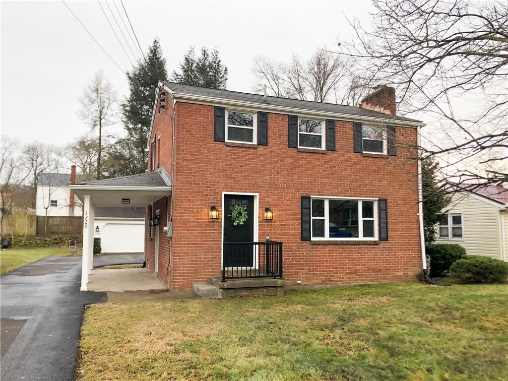 Property Photo: 1229 Avondale Dr PA 15052