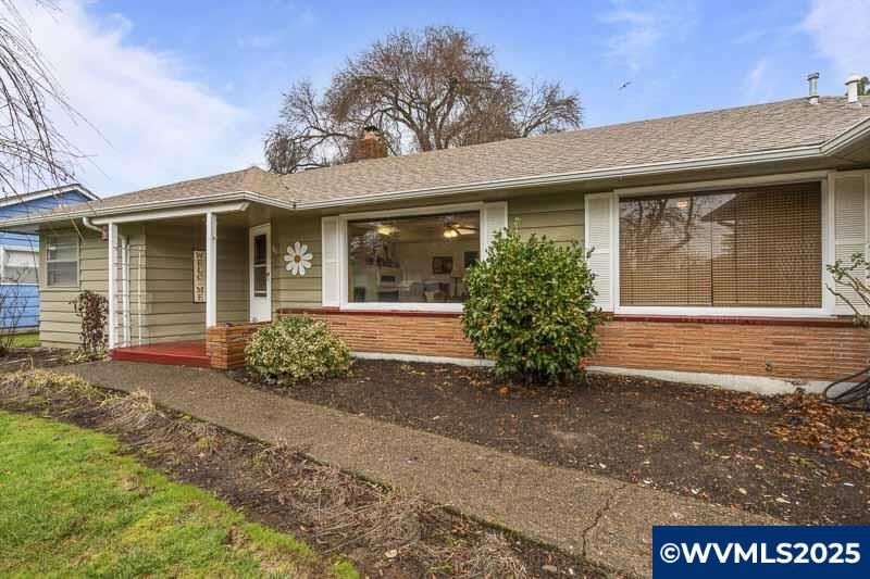 Property Photo:  283  Delmar Dr N  OR 97303 