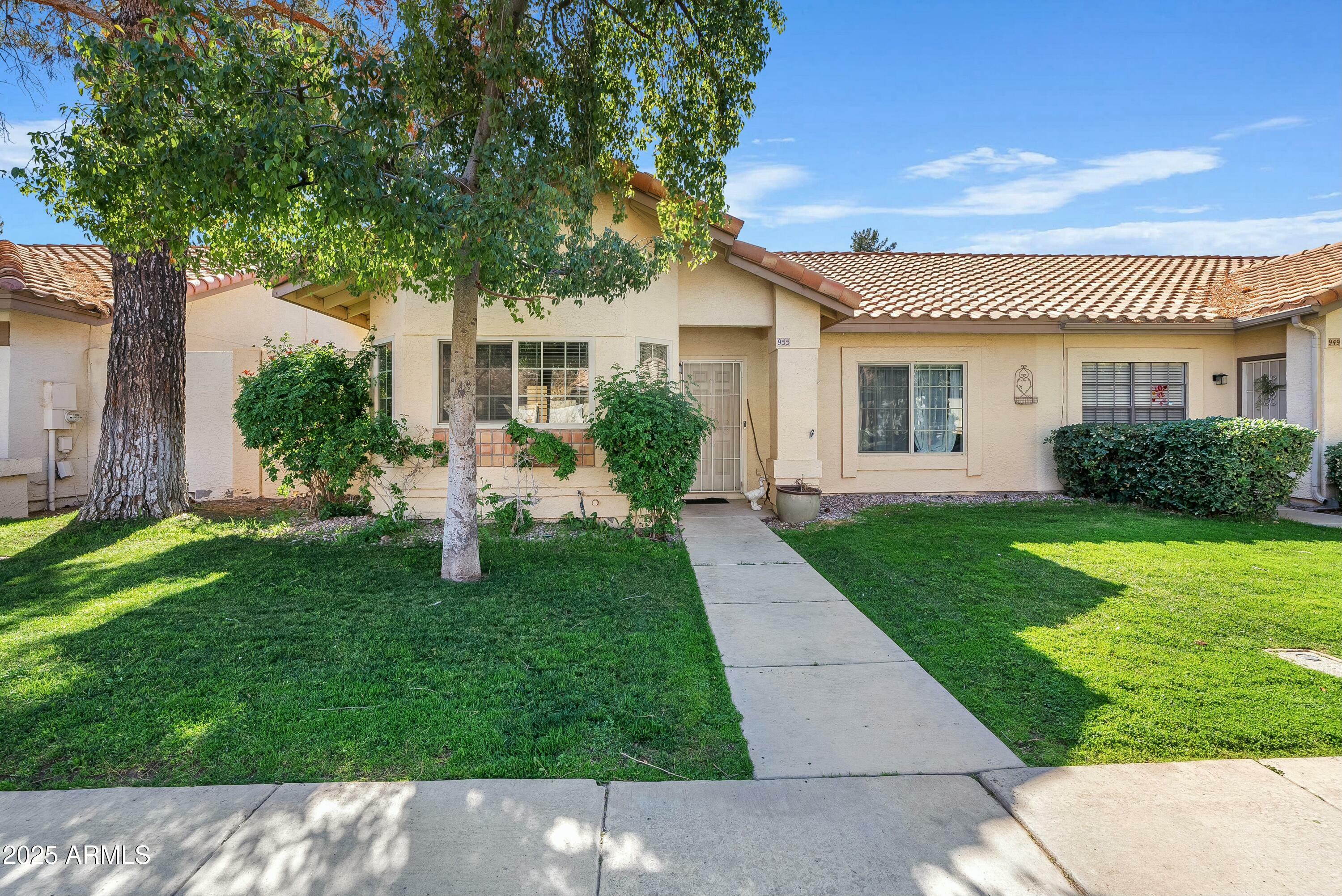 Property Photo:  955 E Vaughn Avenue  AZ 85234 