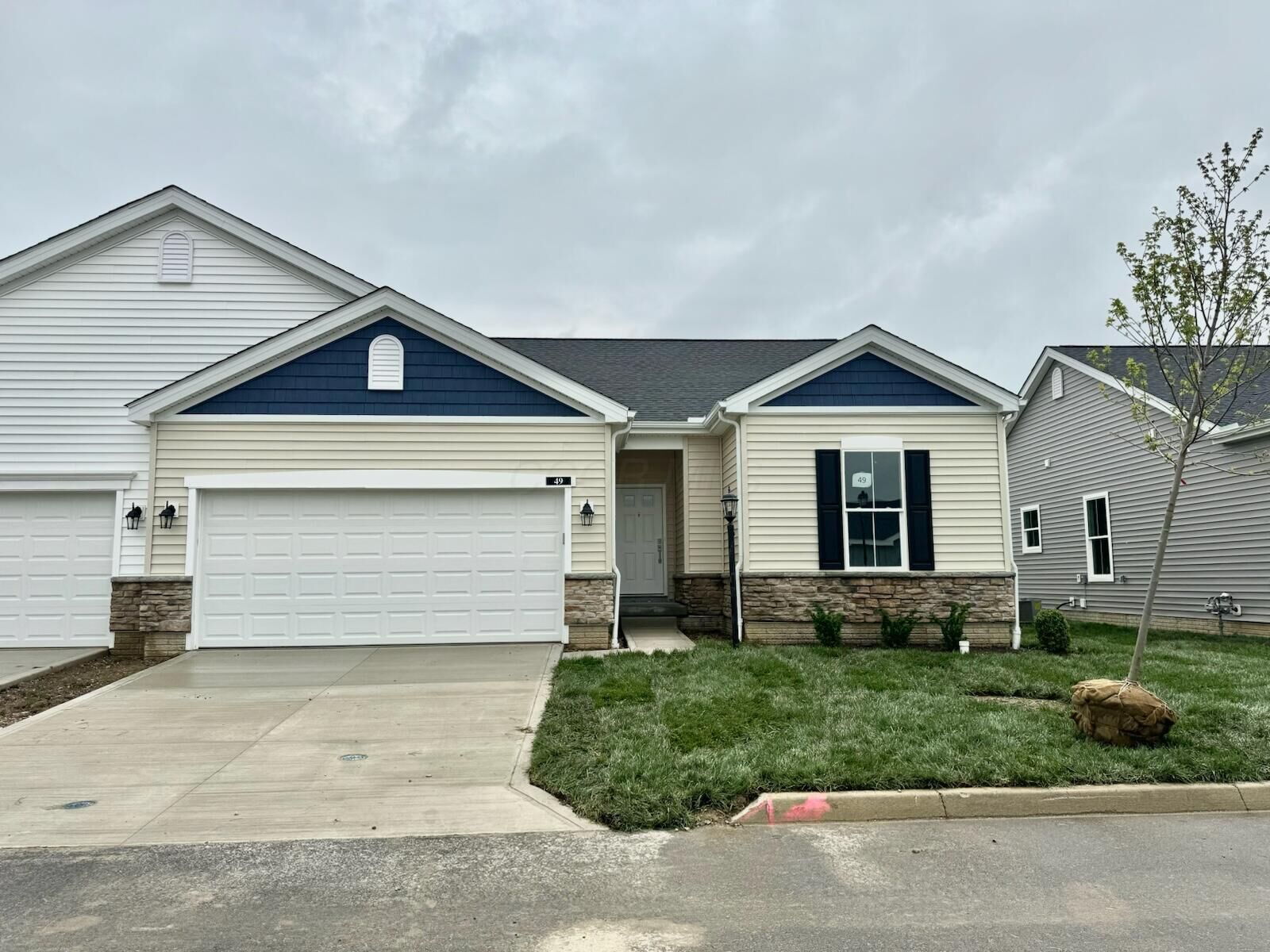 Property Photo:  49 Oldham Lane  OH 43015 