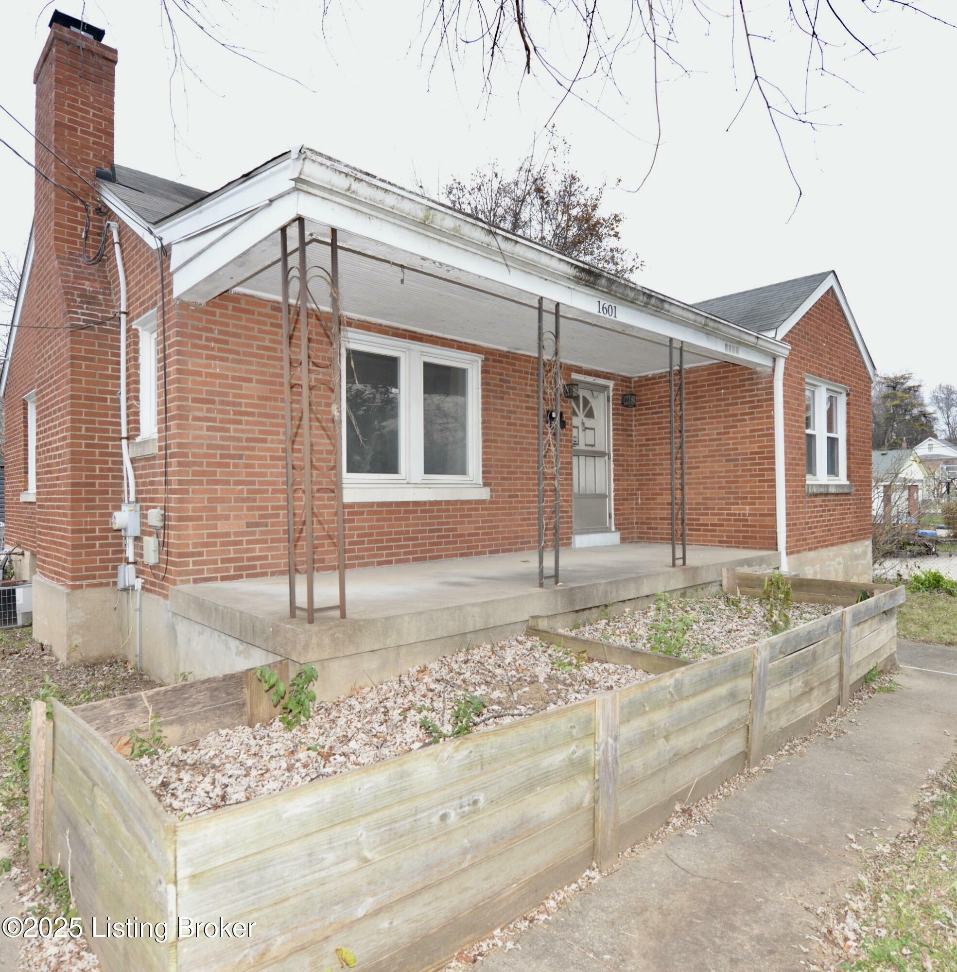 Property Photo:  1601 Belmar Dr  KY 40213 