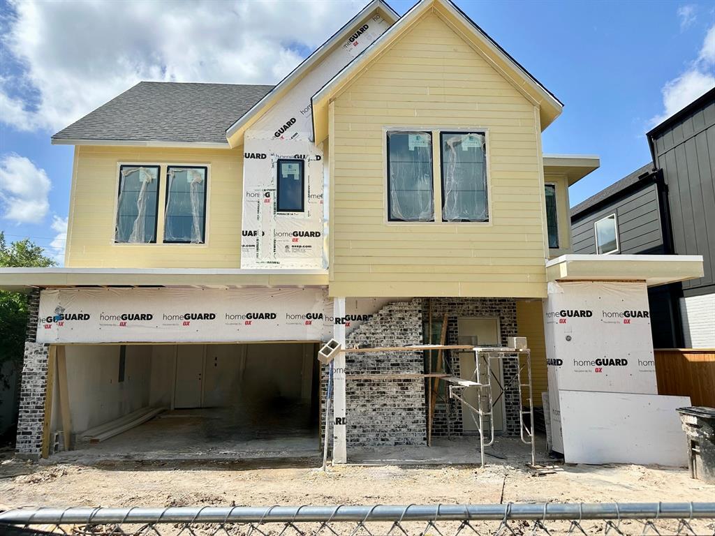 Property Photo: 310 E 27th Street TX 77008