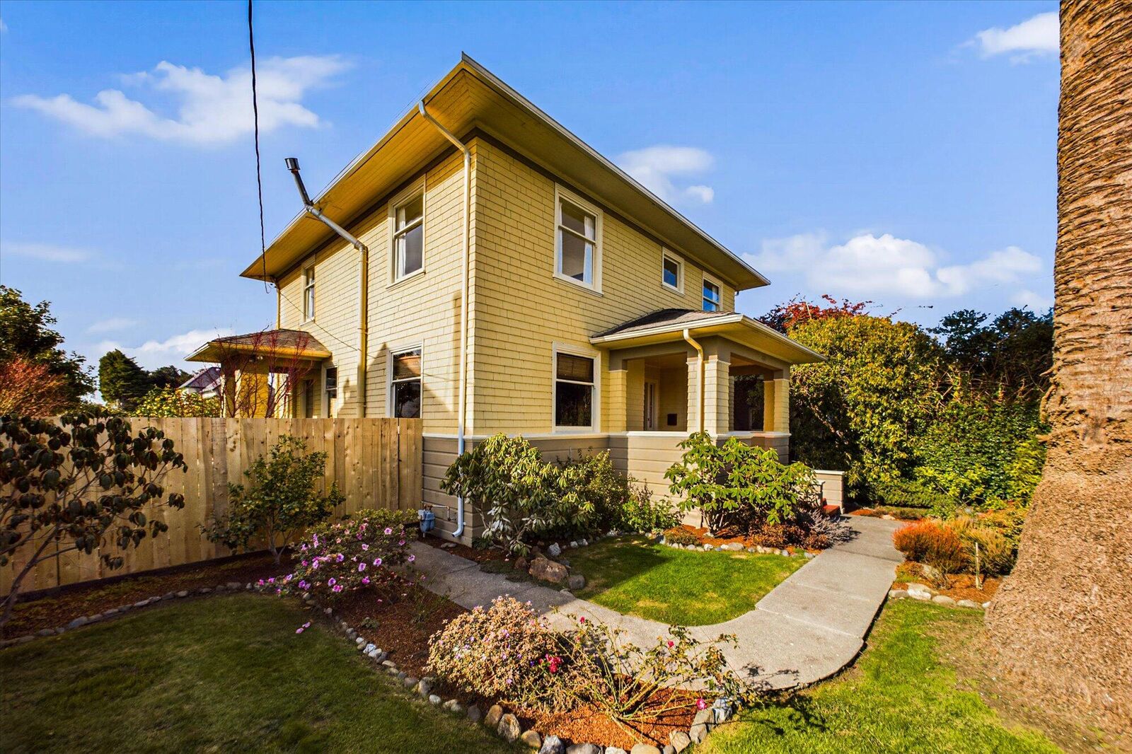 Property Photo:  2220 E Street  CA 95501 