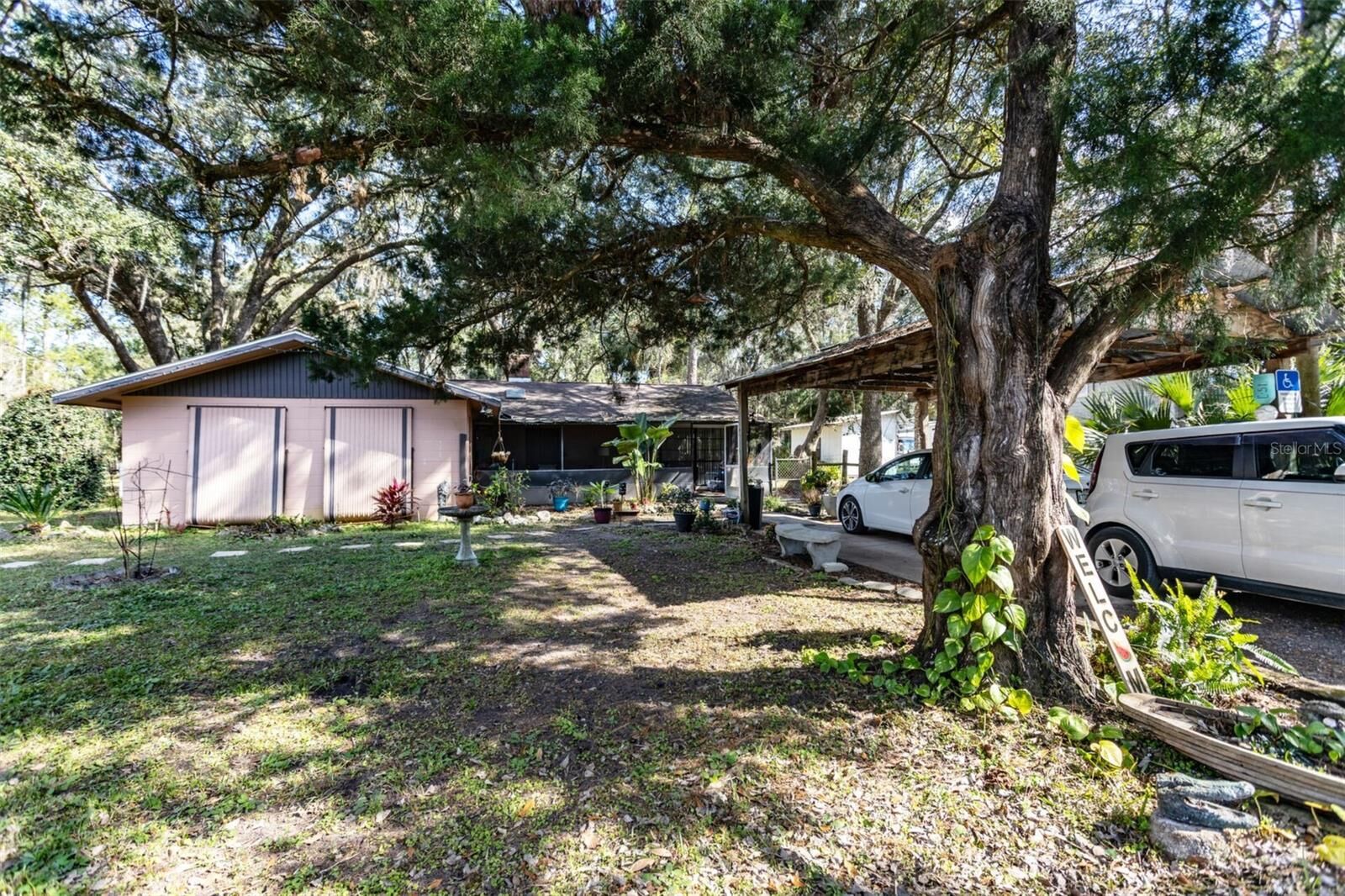 Property Photo: 651 Old Haw Creek Road FL 32110