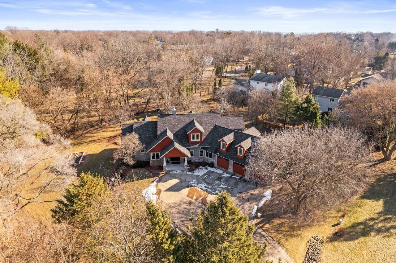 Property Photo:  255 Indian Mound Parkway  WI 53190 