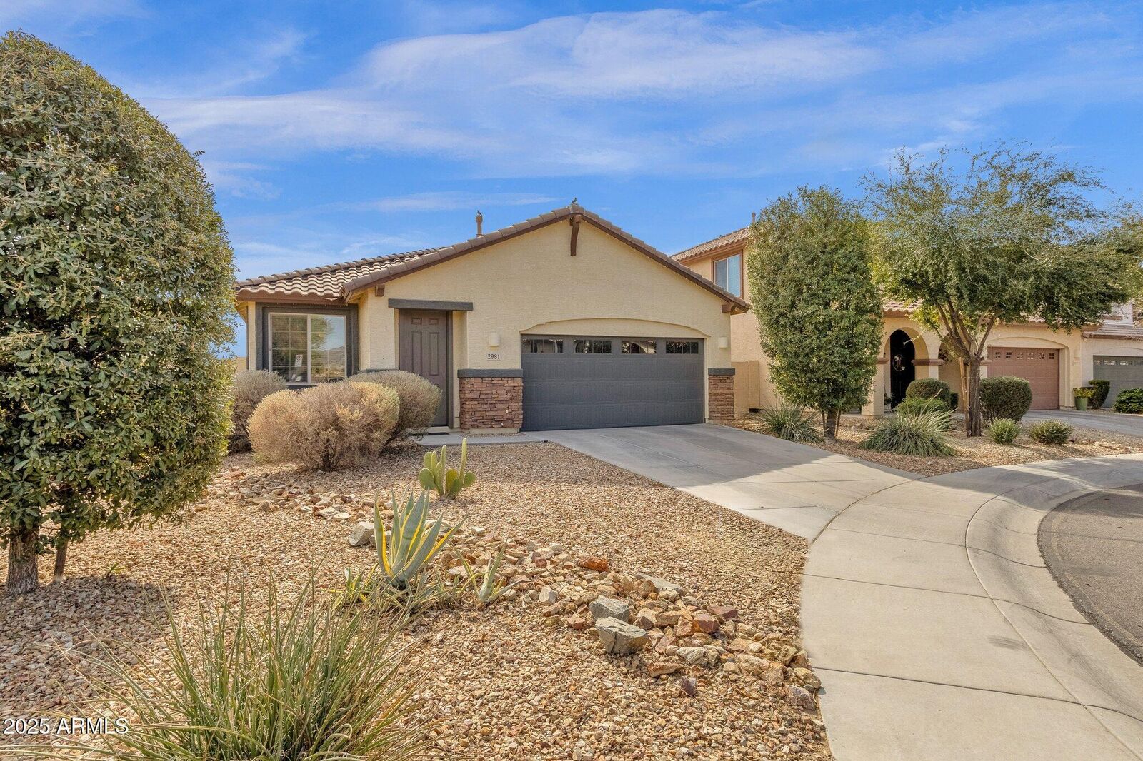 Property Photo:  2981 E Glenhaven Drive  AZ 85048 