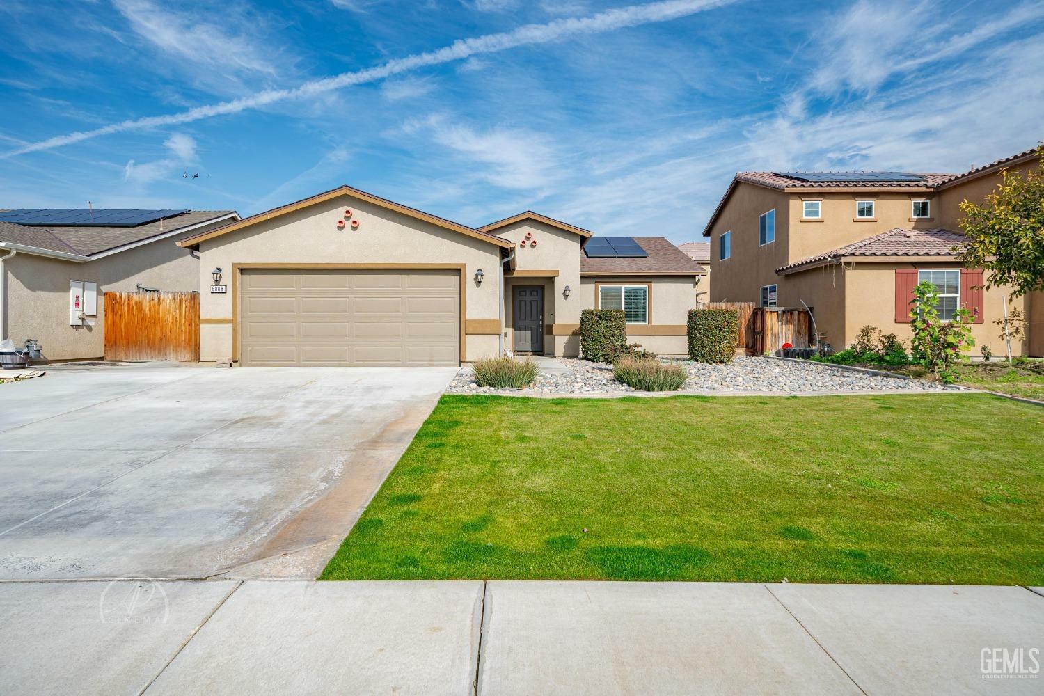 Property Photo:  6008 Amber Ridge Dr  CA 93313 