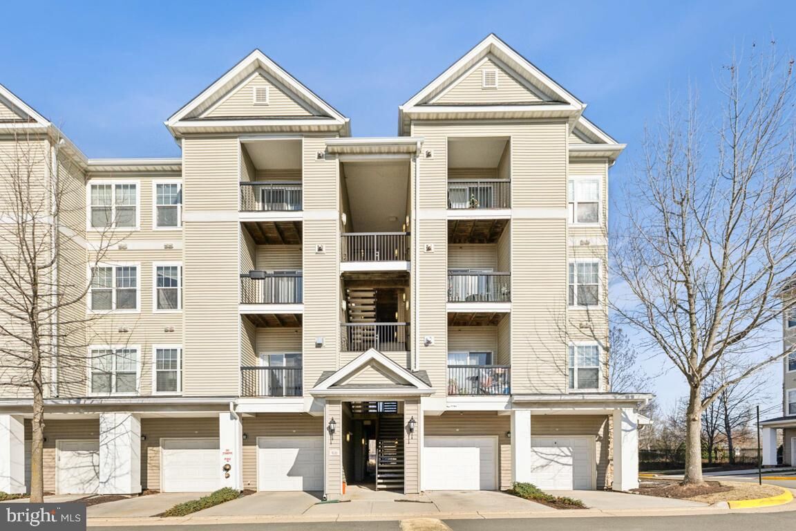 Property Photo:  5111 Travis Edward Way C  VA 20120
