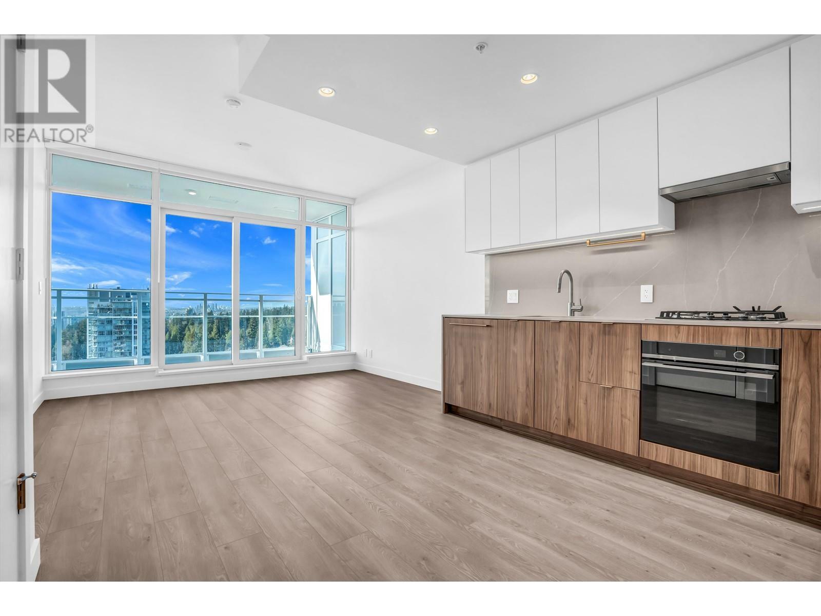 Property Photo: 505 Nelson Street 1605 BC V3J 0R5