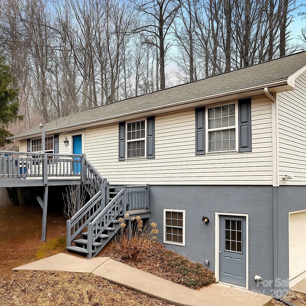 Property Photo:  330 Sleepy Hollow Drive  NC 28785 