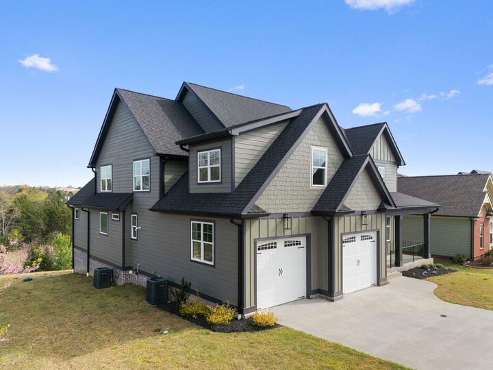 Property Photo: 614 Lakeshore Cove Drive GA 30742
