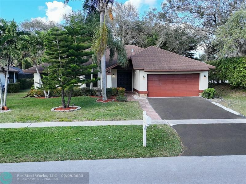 Property Photo:  18360 181st Cir  FL 33498 