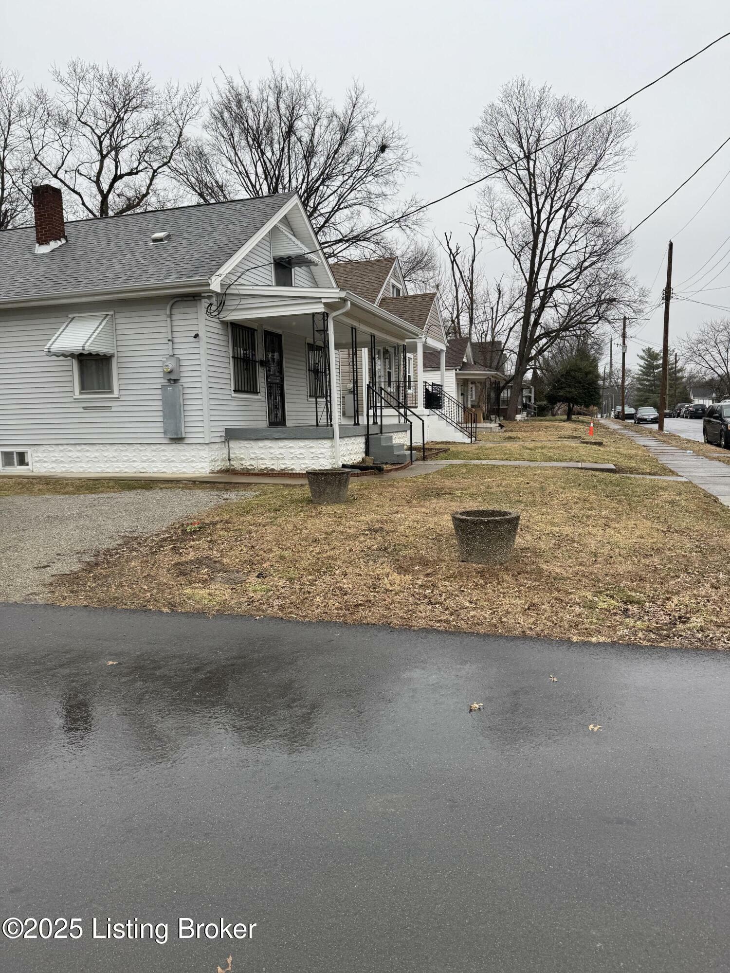 Property Photo:  3768 Lentz Ave  KY 40215 