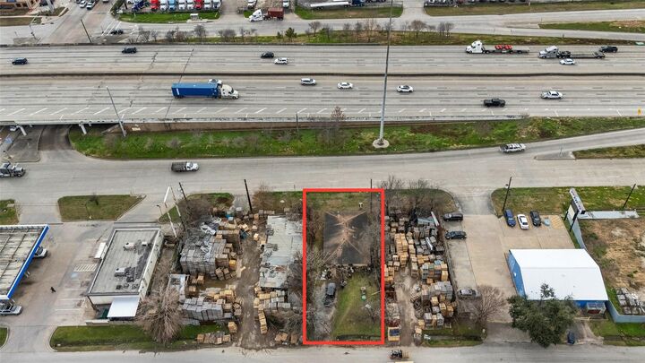 Property Photo:  7930 Hershe Street  TX 77029 