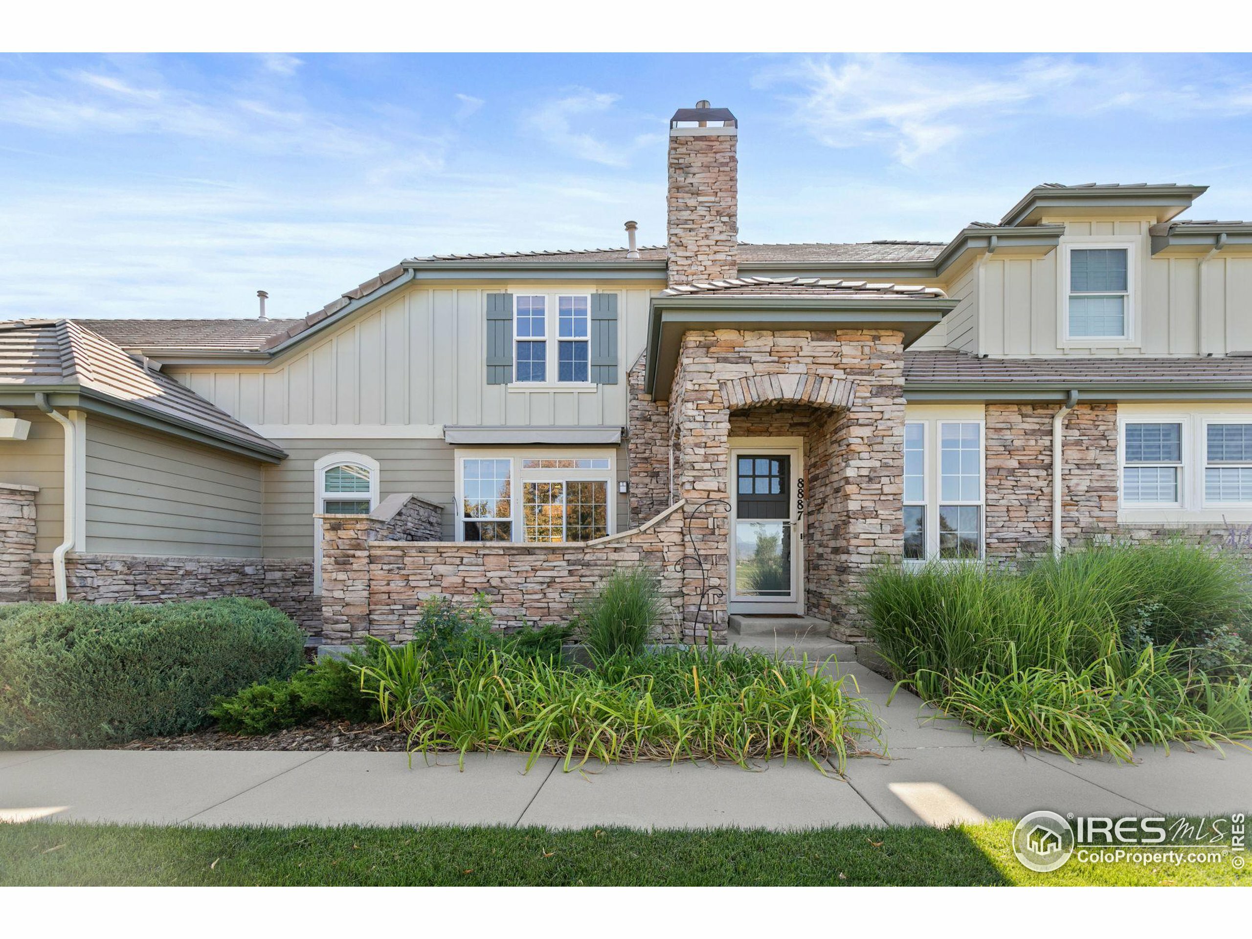 8887 Tappy Toorie Cir  Highlands Ranch CO 80129 photo