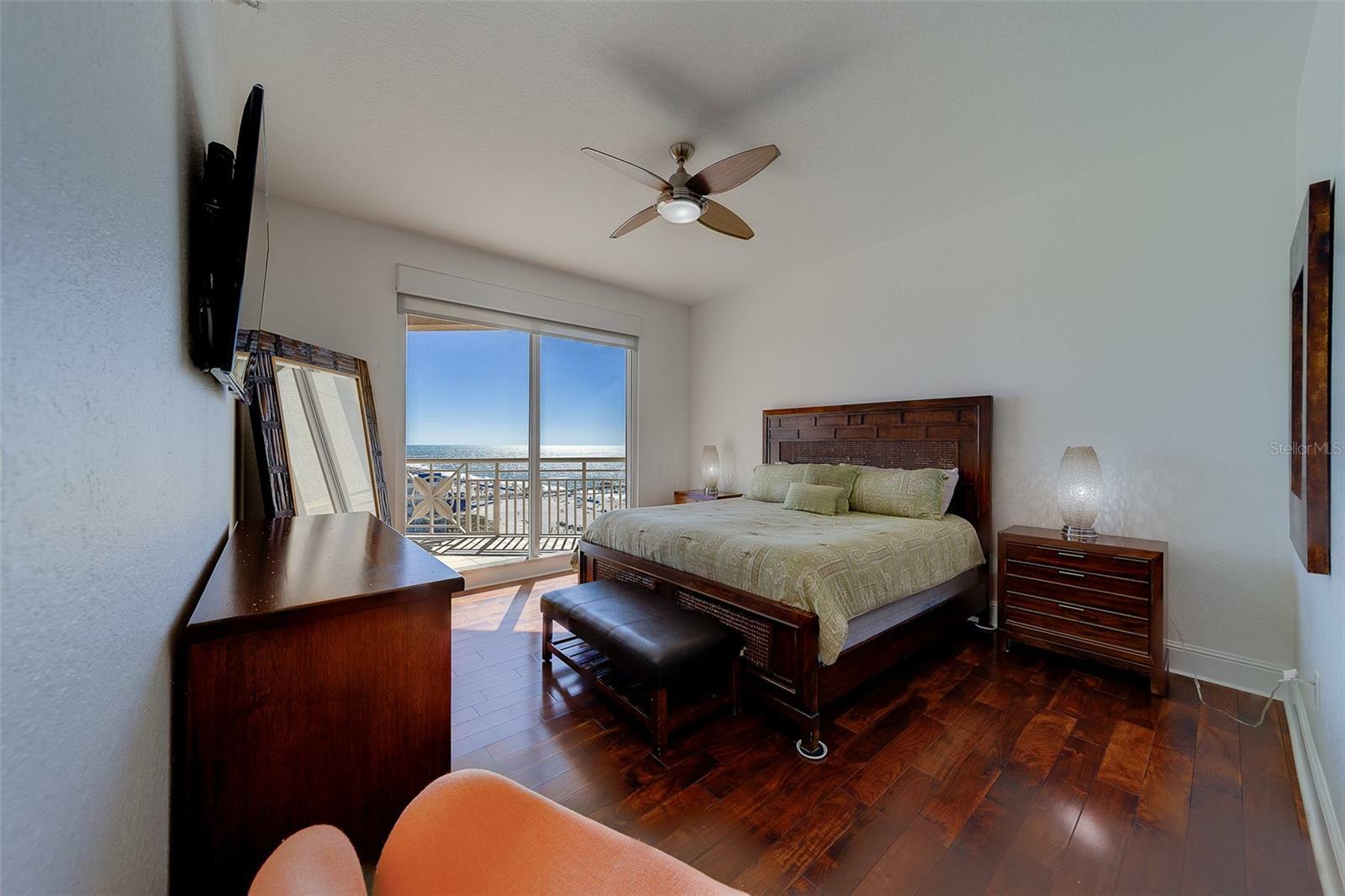 Property Photo: 10 Papaya Street 1404 FL 33767