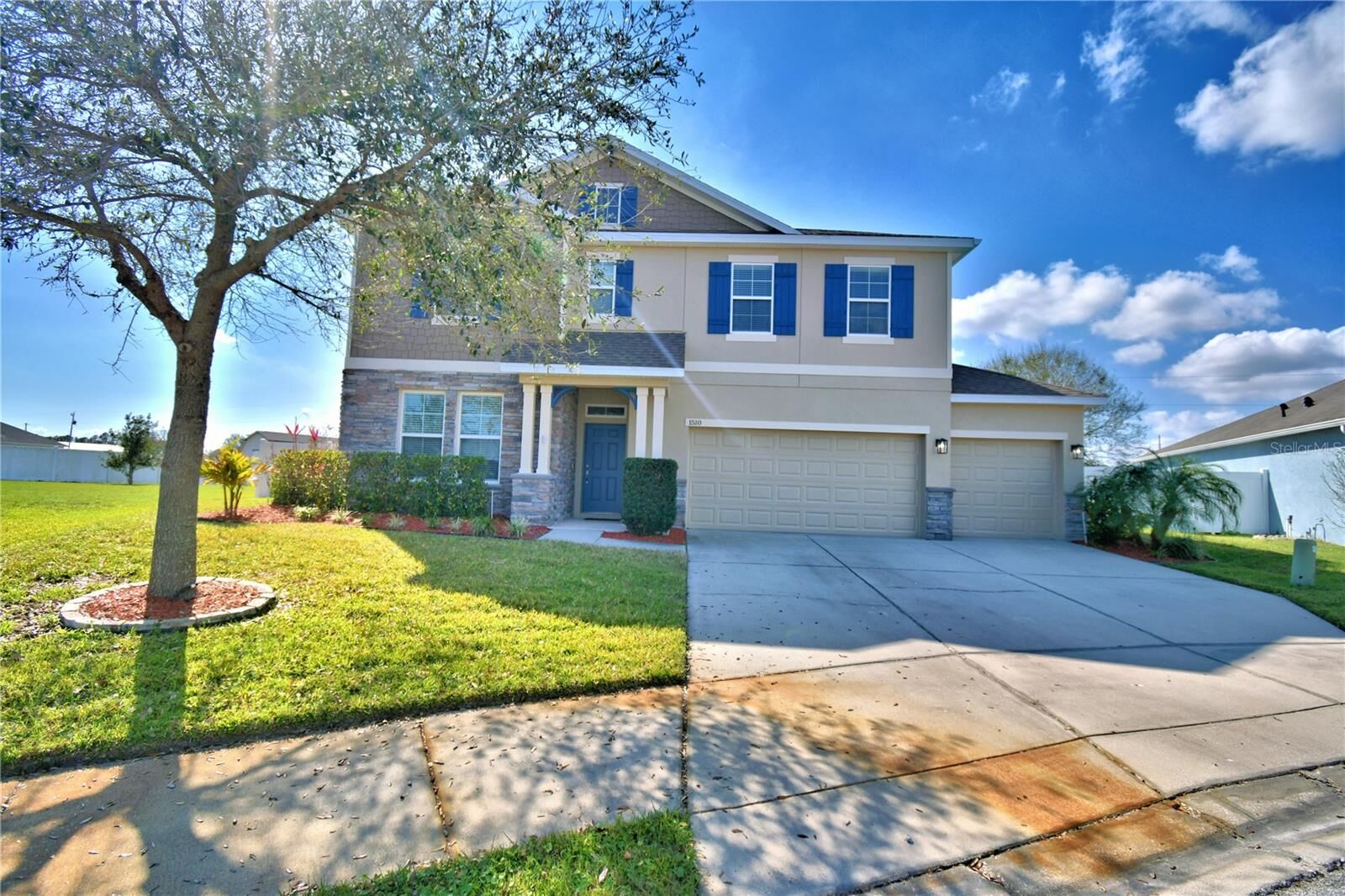 Property Photo: 1510 Shorewood Drive FL 33823