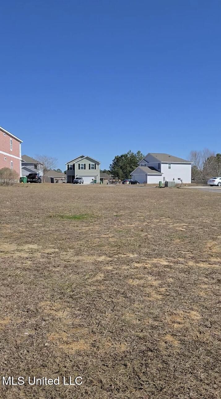 Property Photo:  2124 SE Magazine Street  MS 39564 