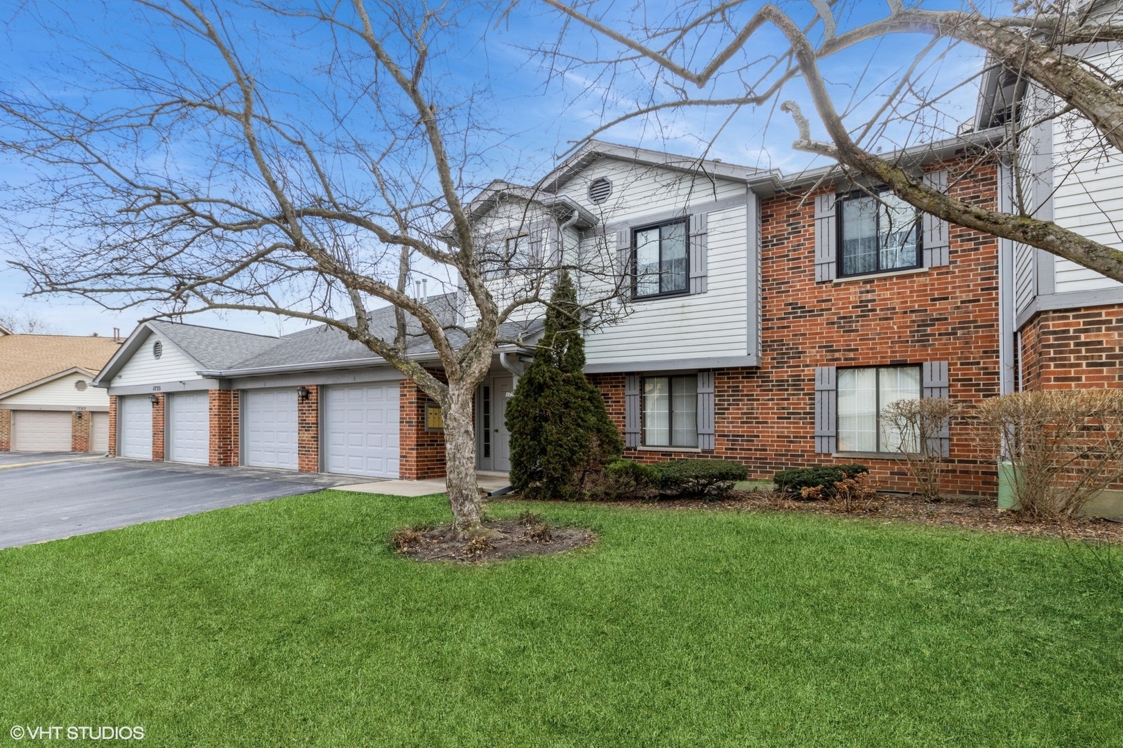 Property Photo:  1755 W Partridge Lane 3  IL 60004 