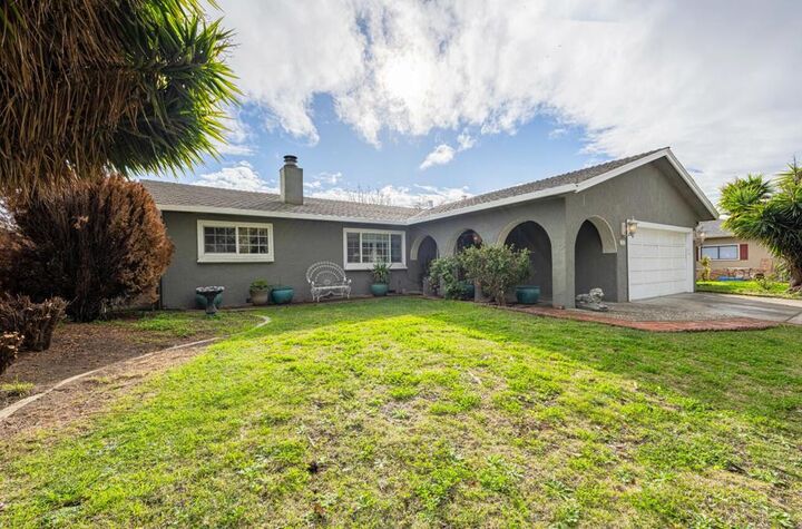 971 Cherry Street  Hollister CA 95023 photo