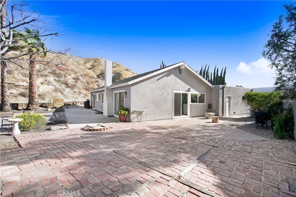 Property Photo: 29325 Snapdragon Place CA 91387
