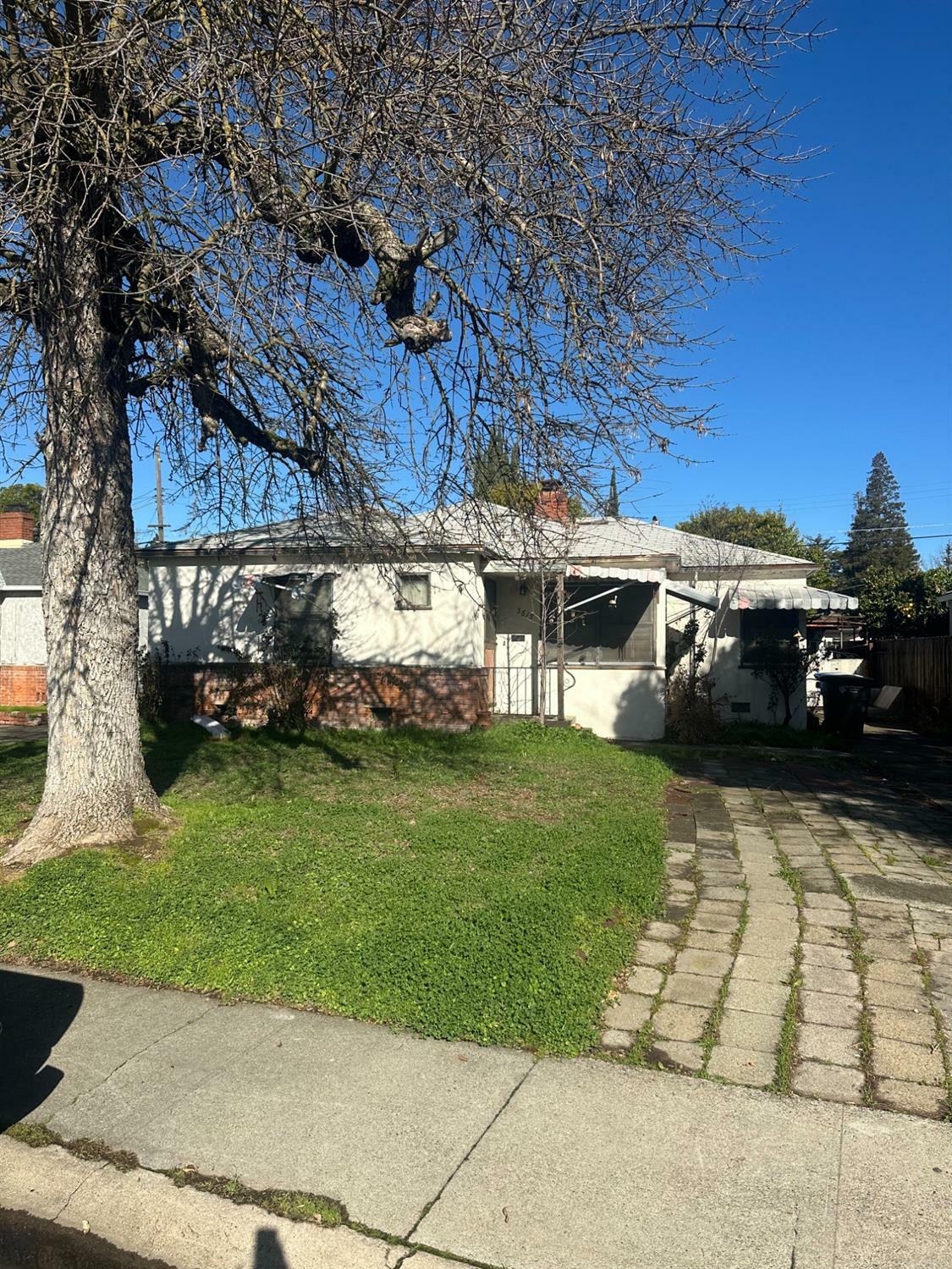 Property Photo: 5615 7th Avenue CA 95820