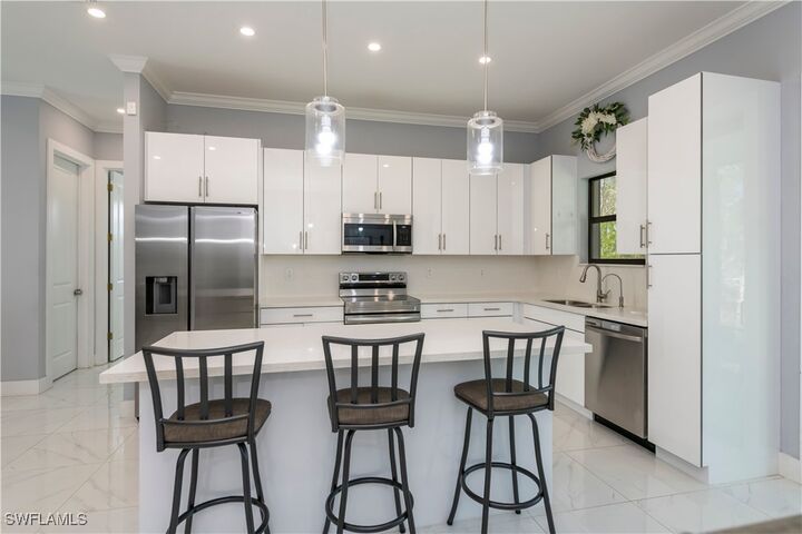 Property Photo:  816 Bell Boulevard S  FL 33974 