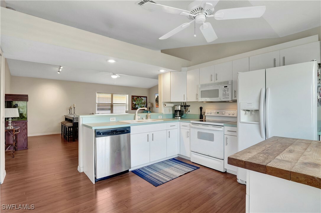 Property Photo: 768 Park Avenue FL 34110