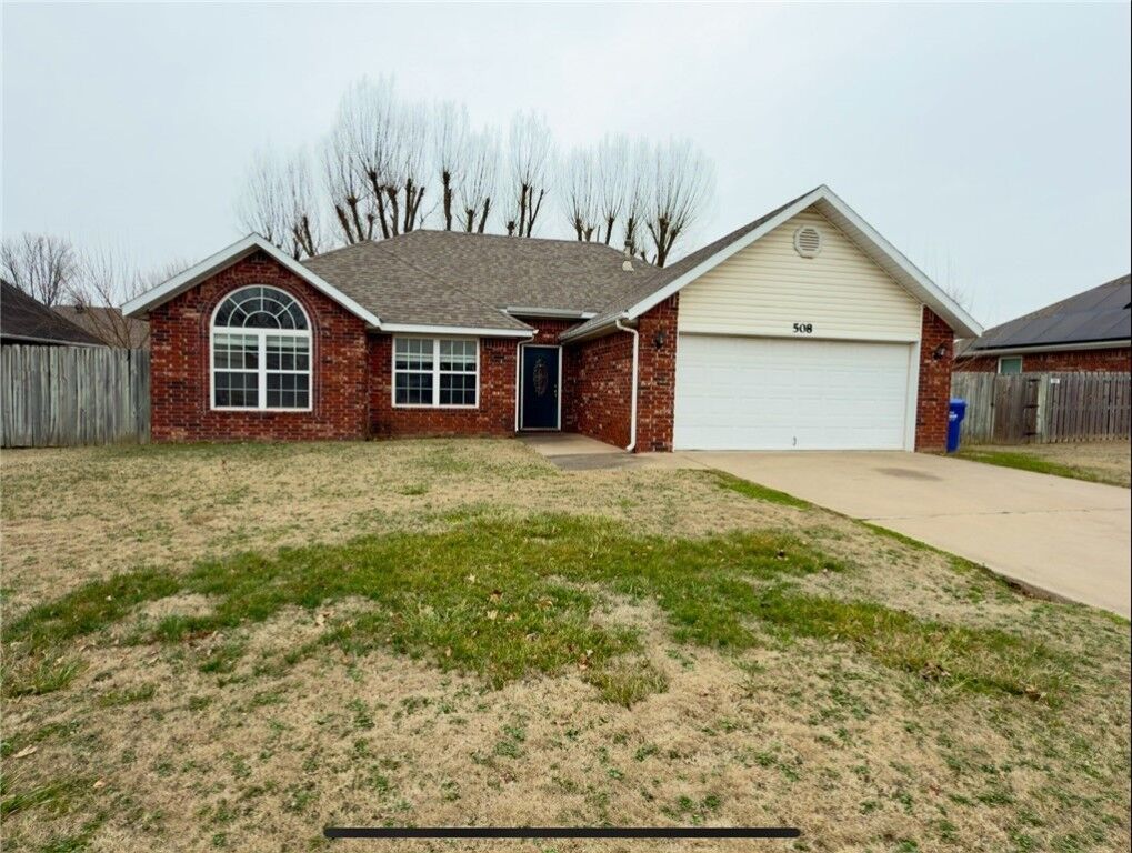 Property Photo:  508 Tumbleweed  AR 72745 