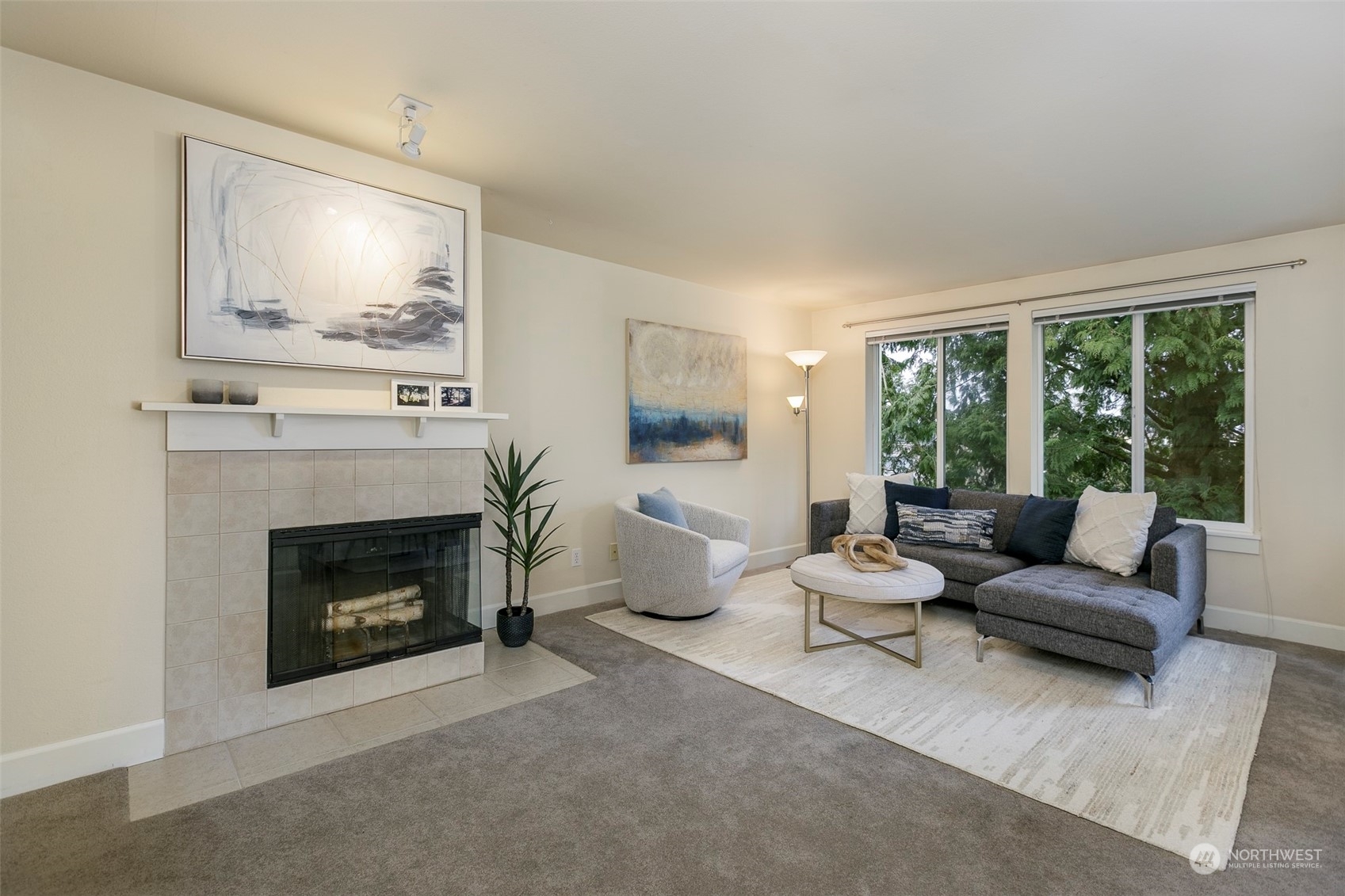 Property Photo:  300 N  130th Street 1302  WA 98133 