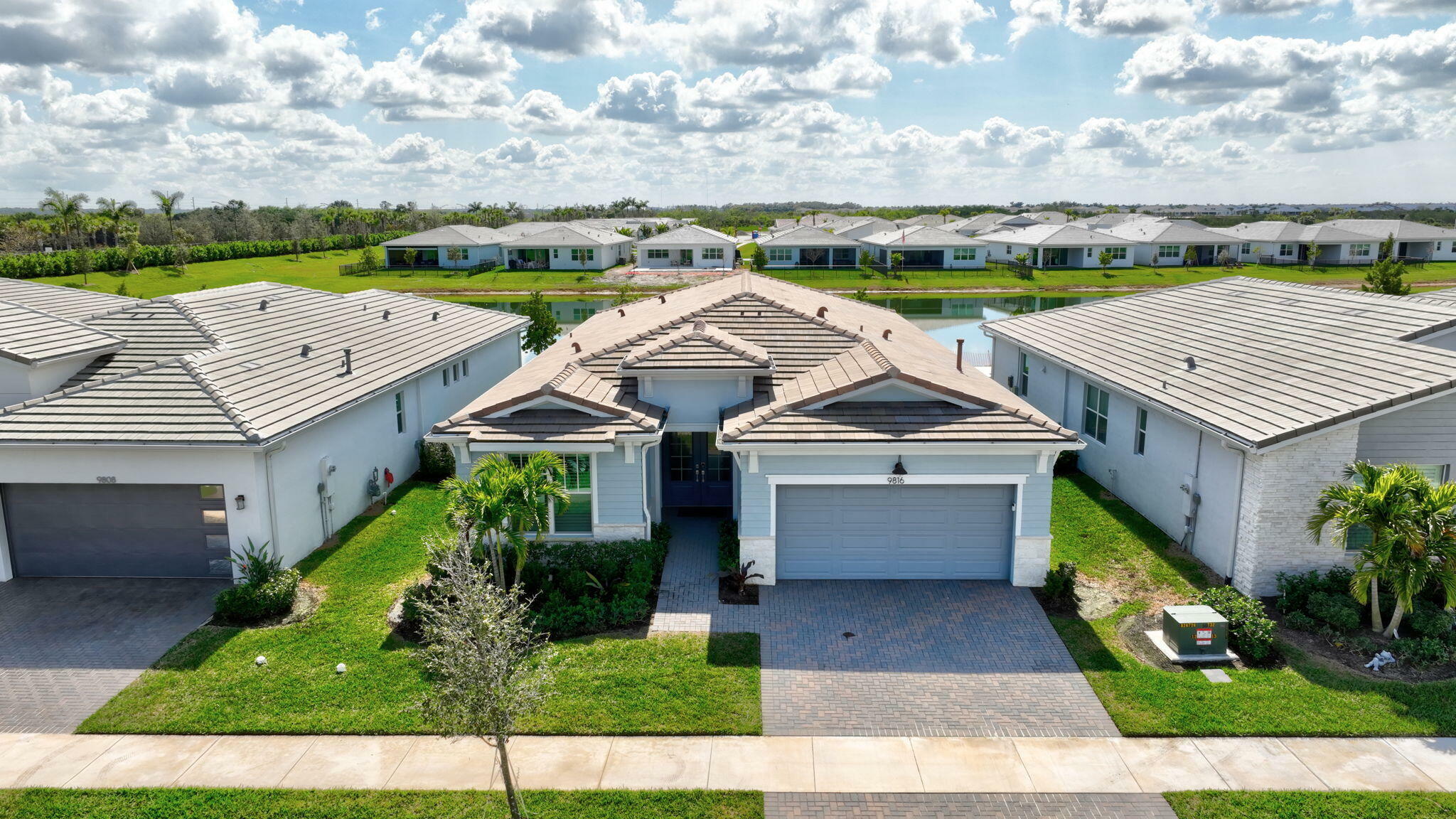 Property Photo:  9816 SW Isabelline Drive  FL 34987 