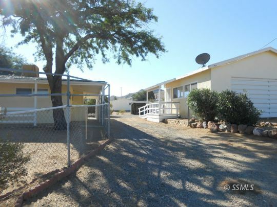 Property Photo: 37416 Oompaul St CA 93528