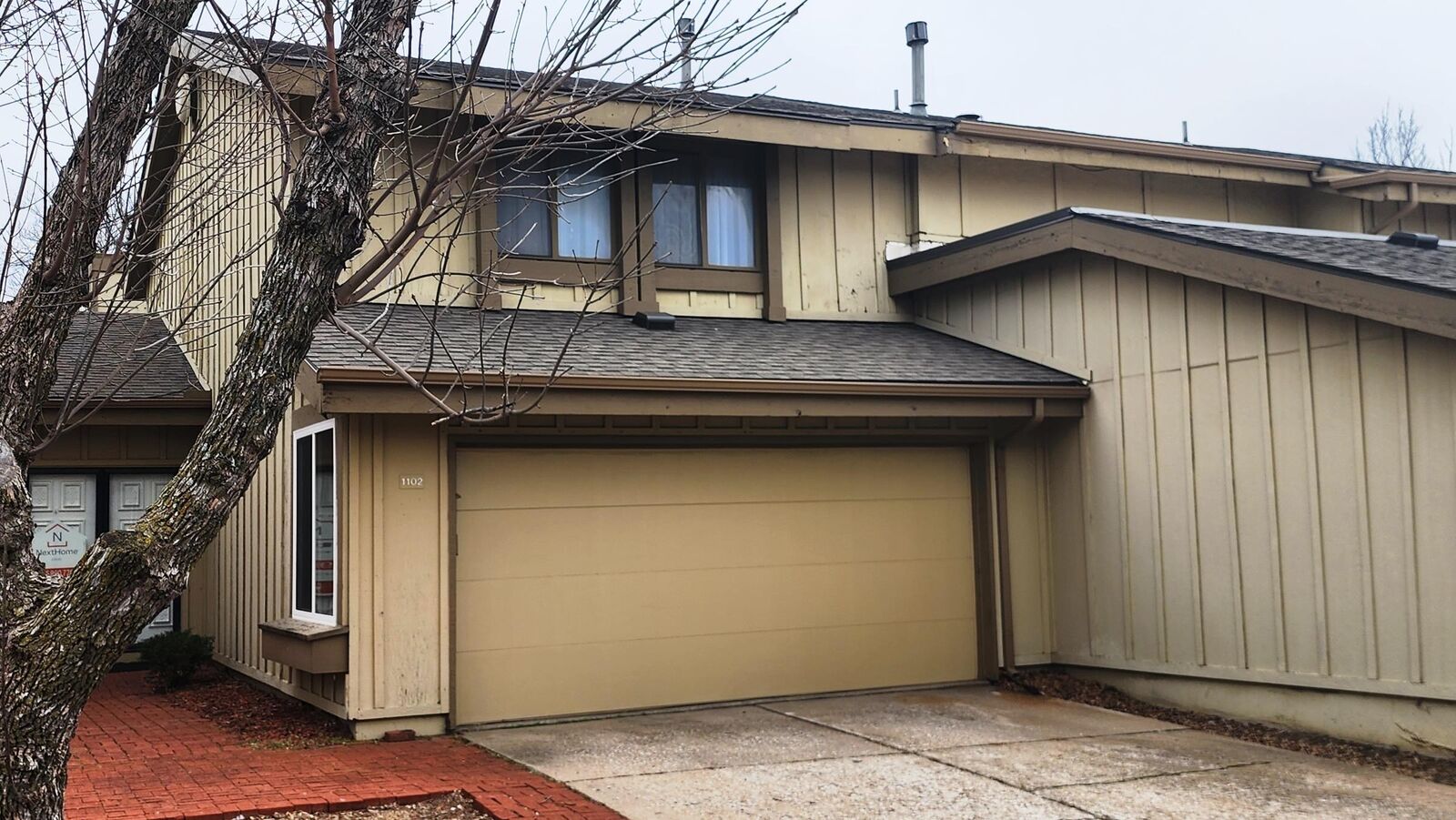 Property Photo:  8201 E Harry  KS 67207