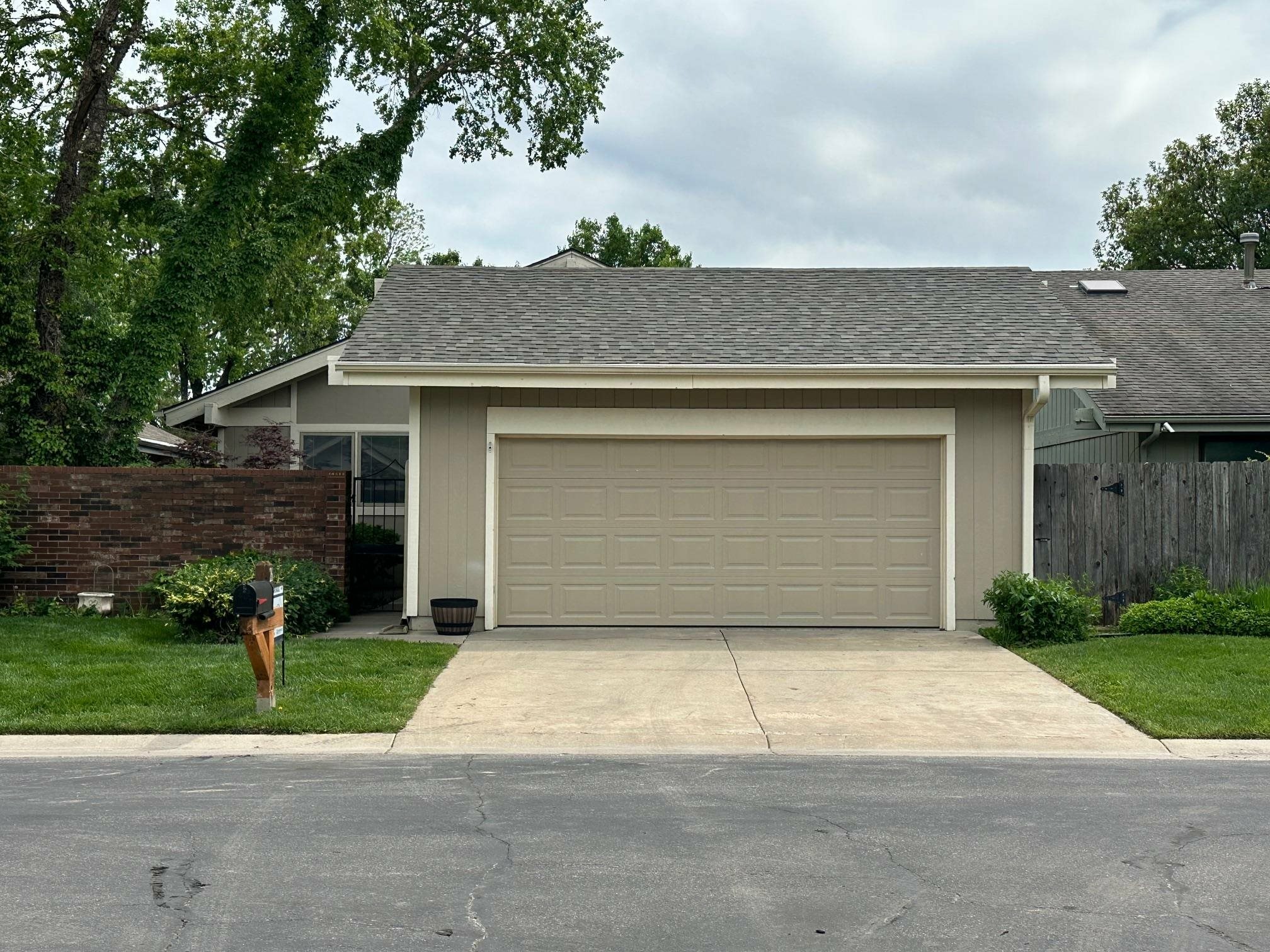 Property Photo: 7700 E 13th St N #26 KS 67206-1289
