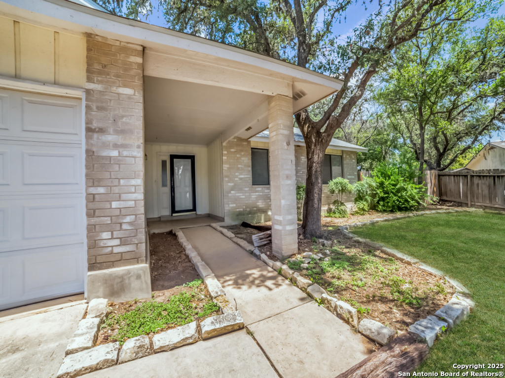 Property Photo: 9011 Woburn St TX 78254