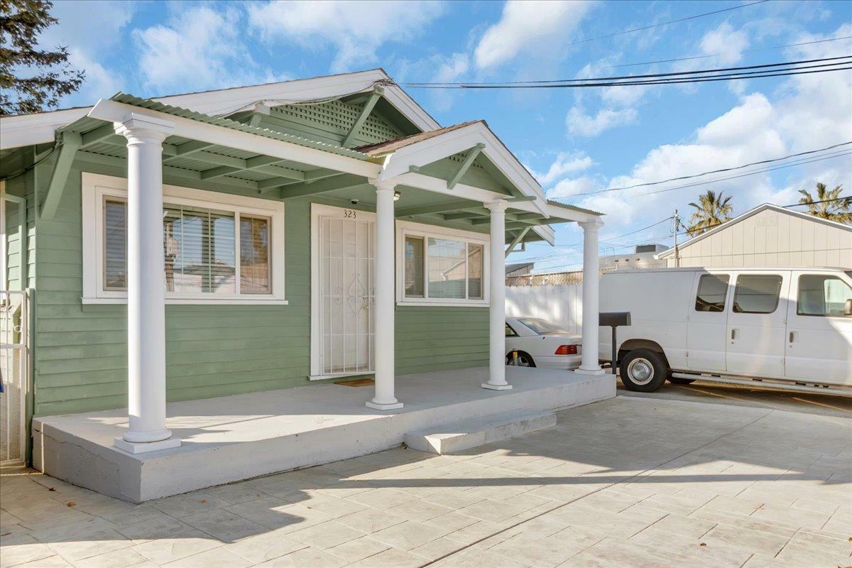 Property Photo: 323 Rutland CA 95128