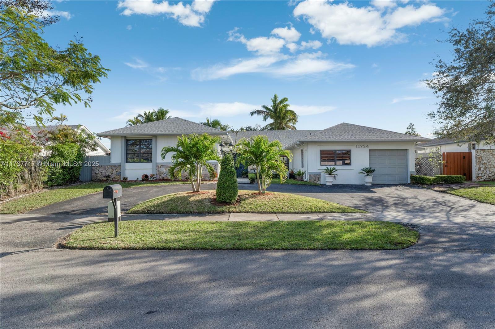 Property Photo:  11724 SW 95th St  FL 33186 