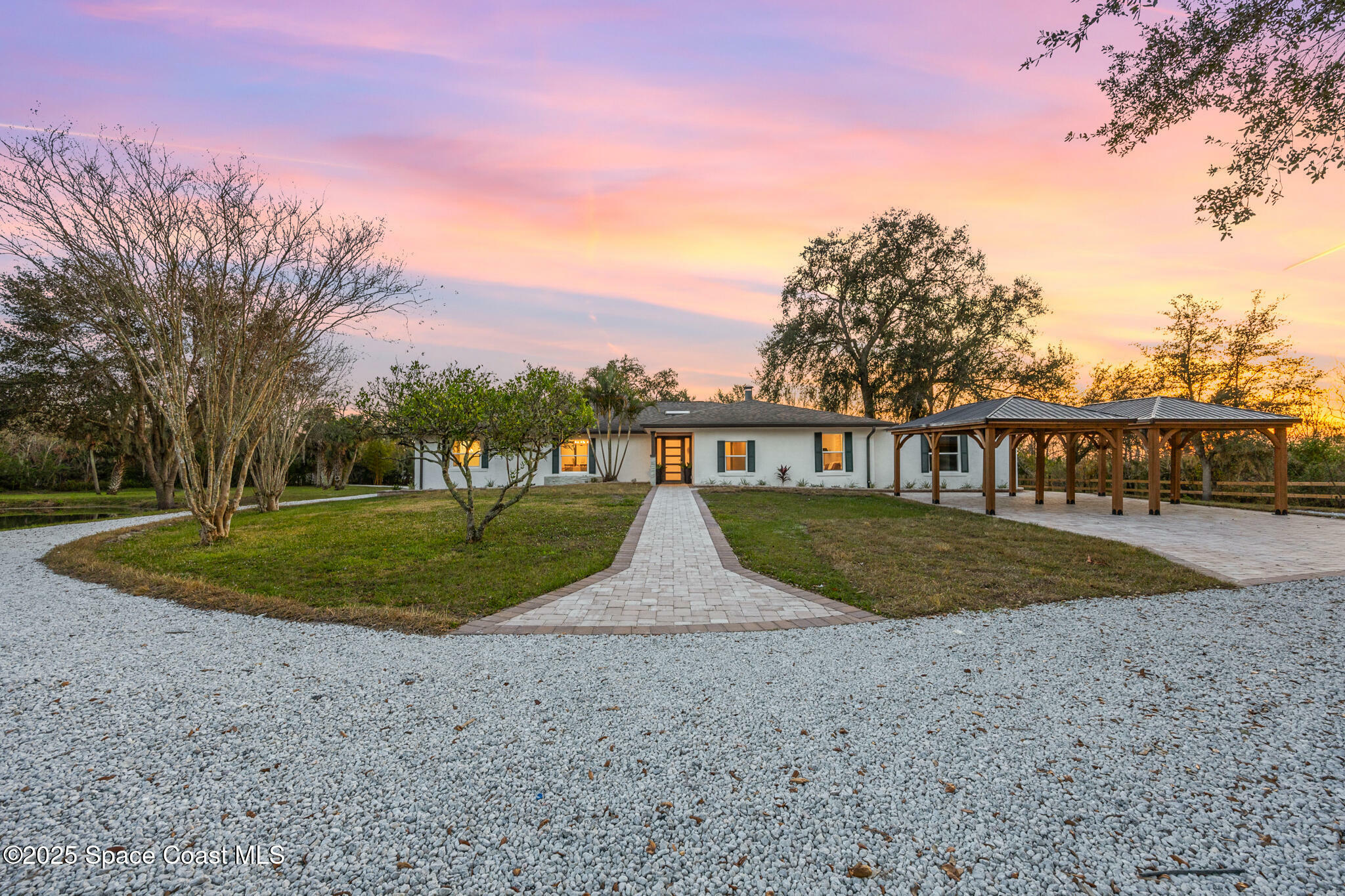 Property Photo: 6626 Windover Way FL 32780