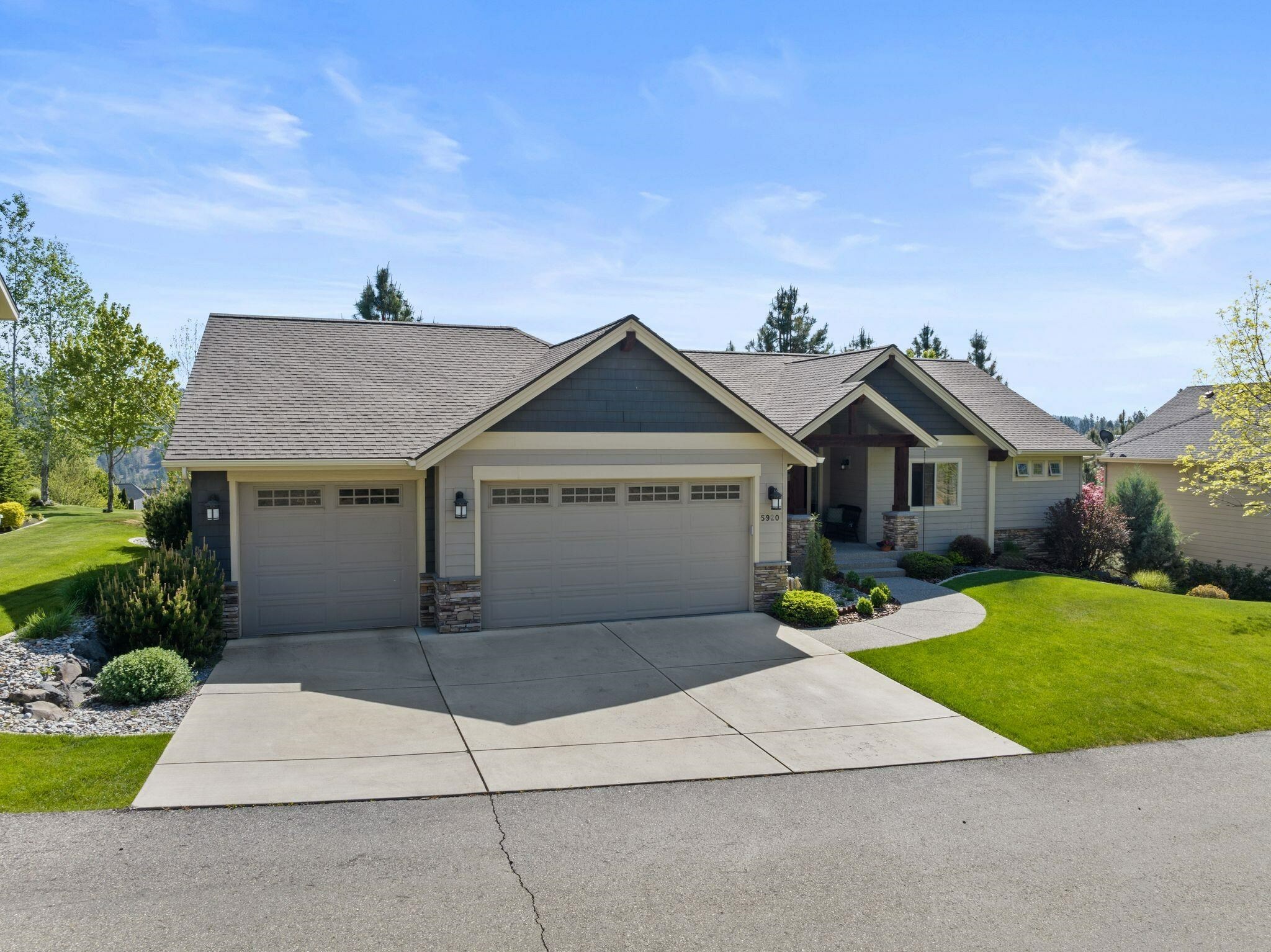 Property Photo: 5920 S Summerwood St WA 99224