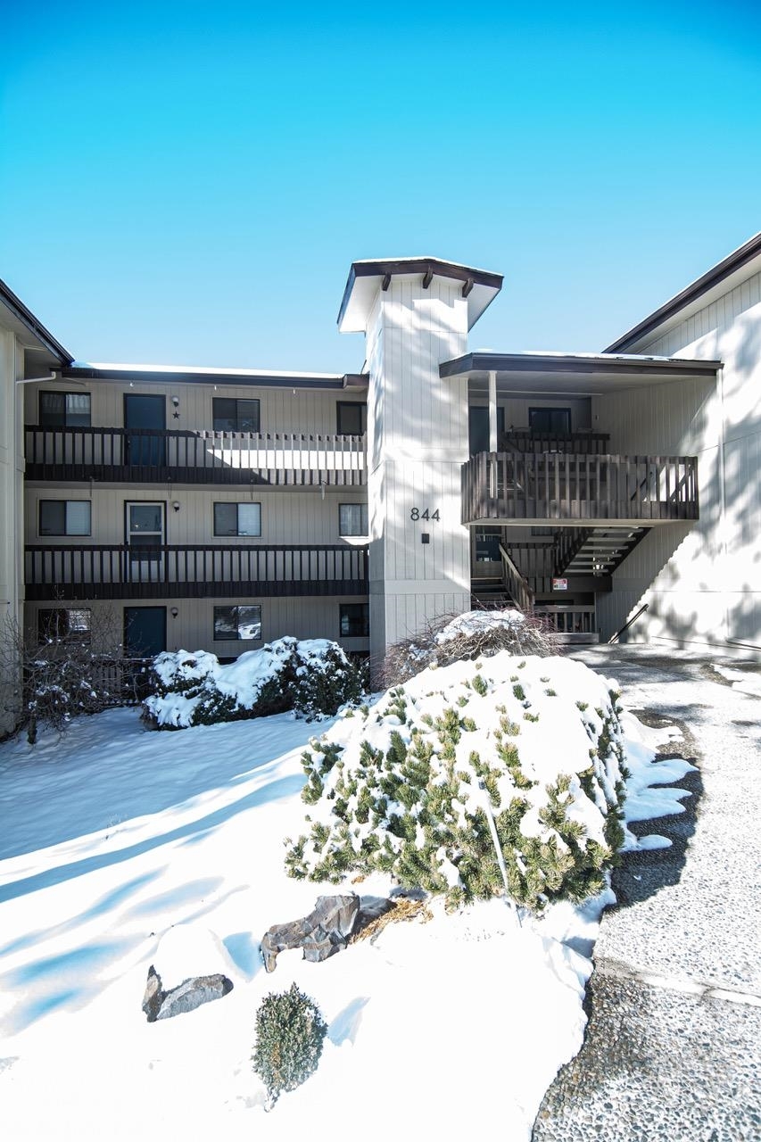 Property Photo:  844 W Cliff Dr 104  WA 99204 