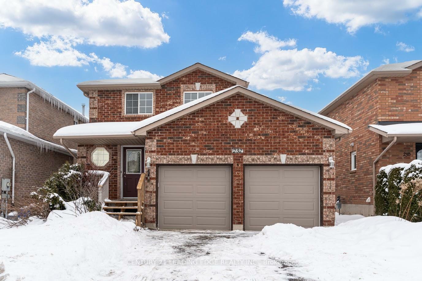 Photo de la propriété:  232 Nathan Crescent  ON L4N 0N3 