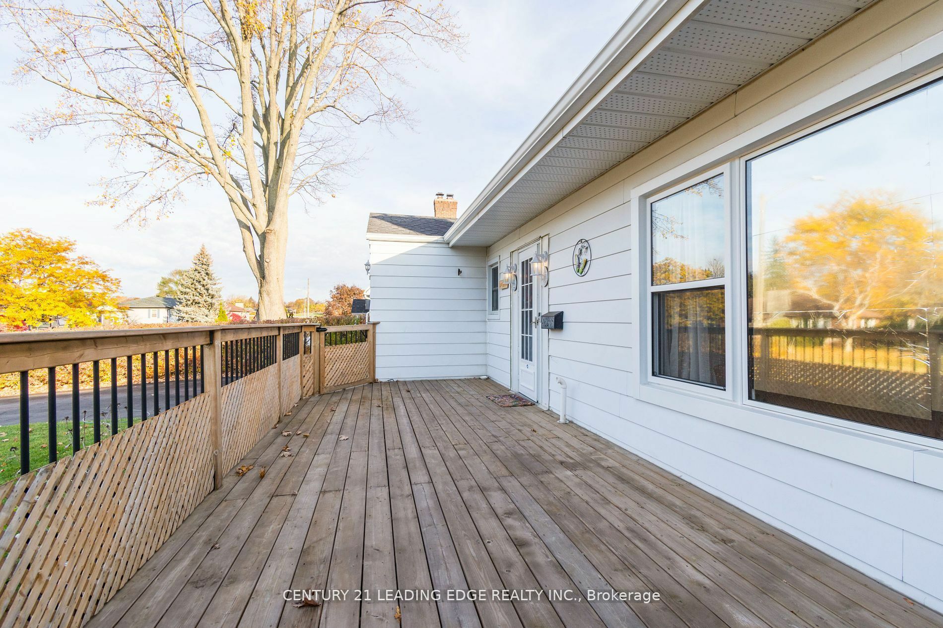 Property Photo:  26 Fairview Cres  ON K8V 5M2 