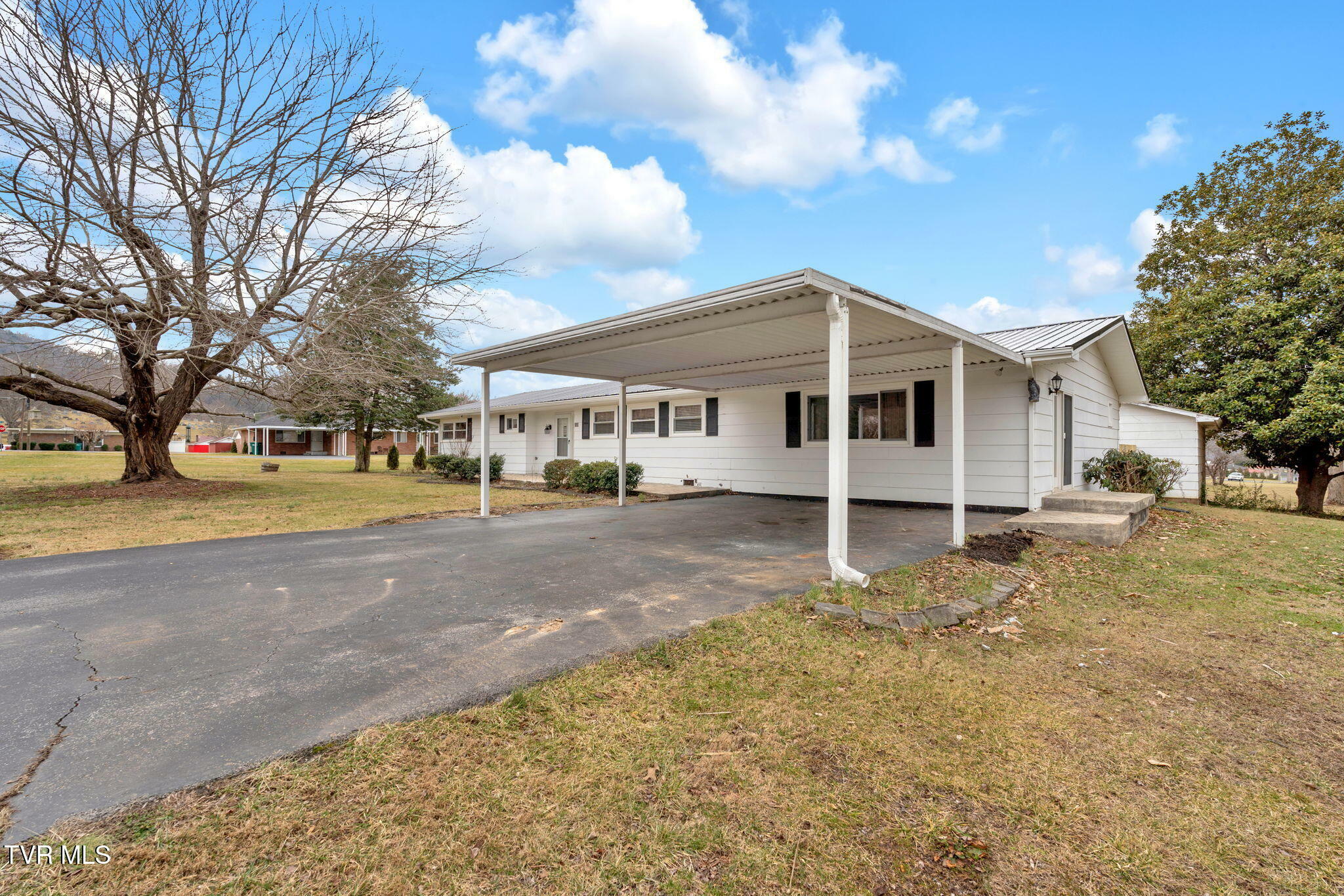 Property Photo:  155 Yelton Avenue  TN 37650 