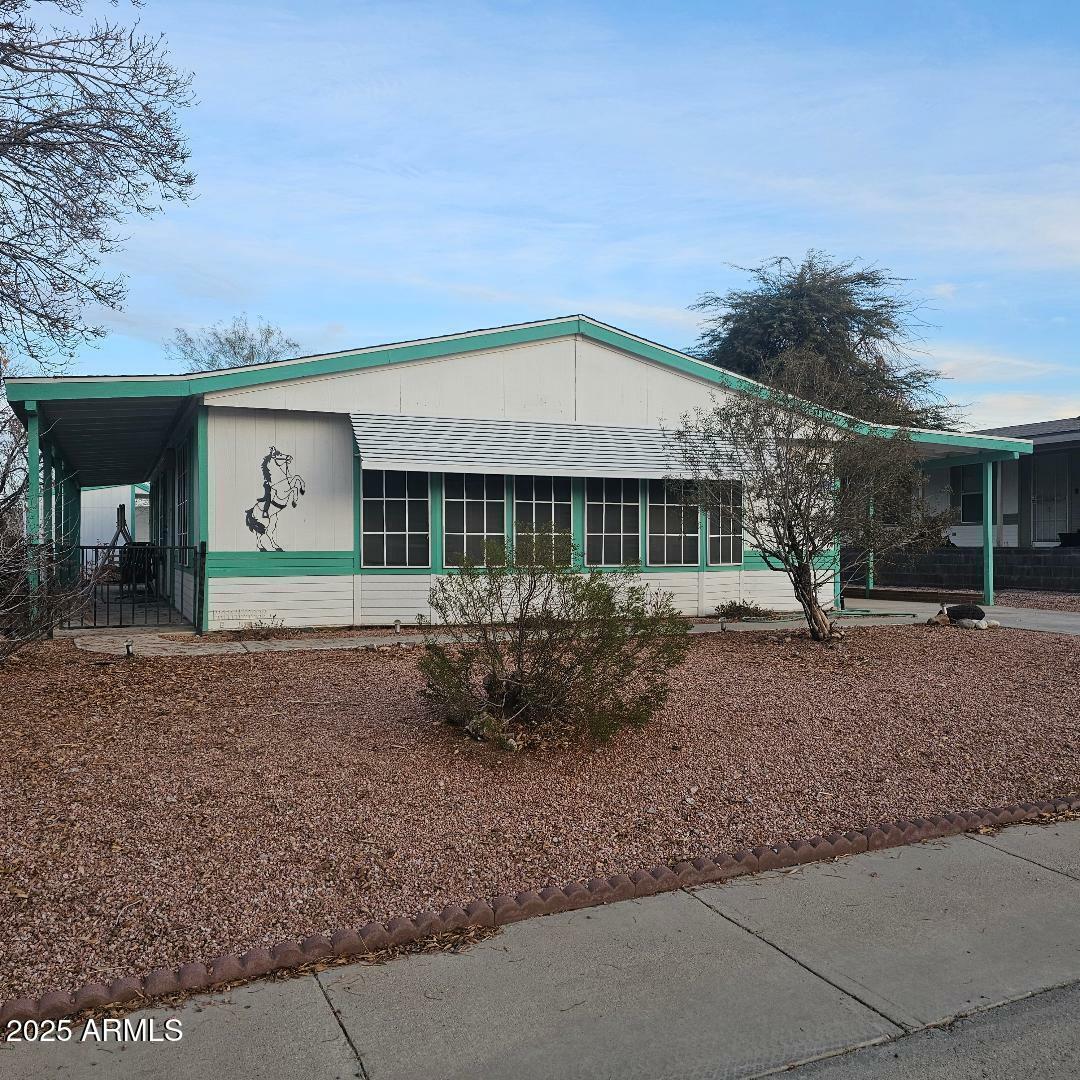 Property Photo: 685 Smoketree Street AZ 85390